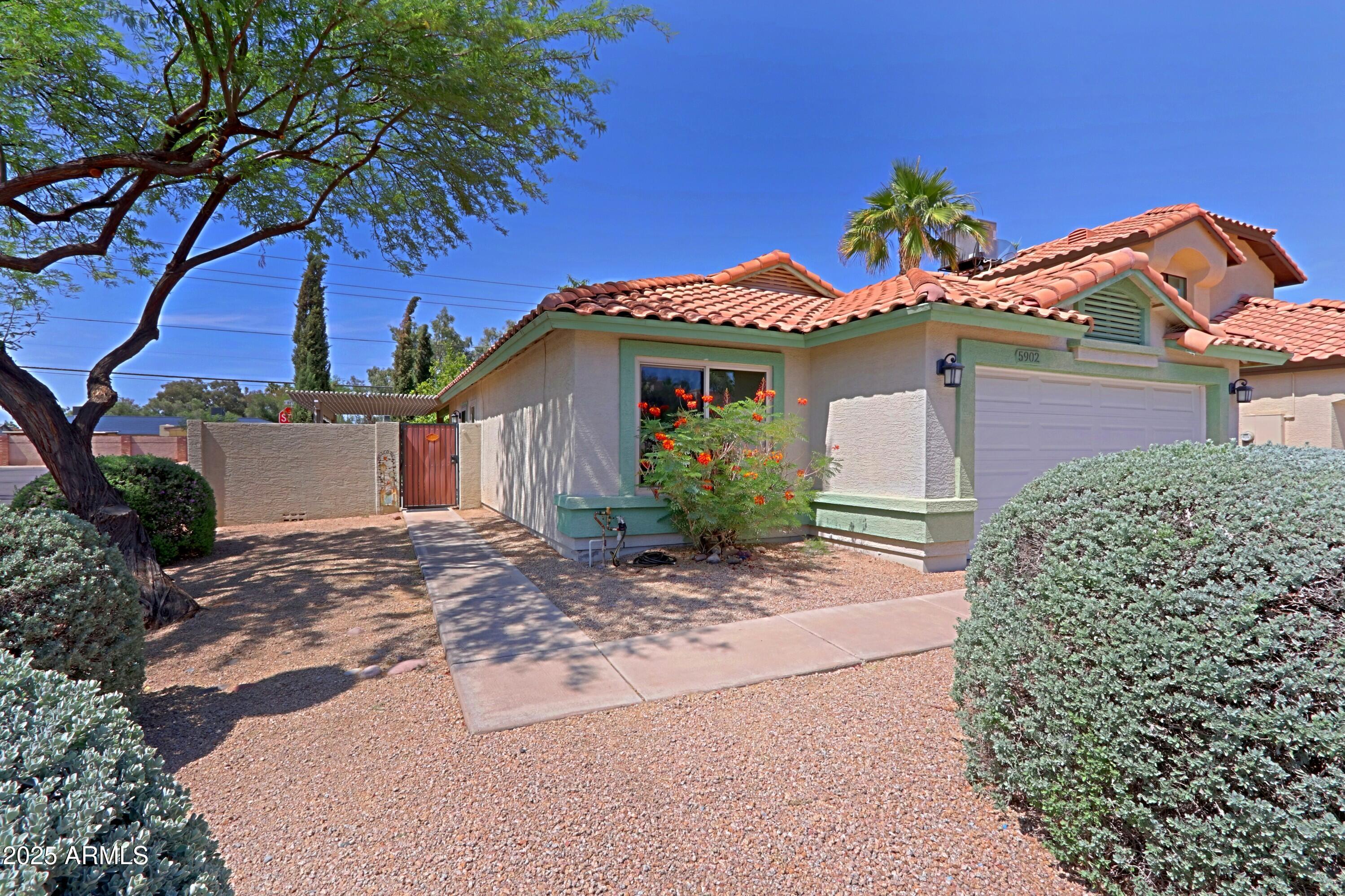 5902 E JUNIPER Avenue