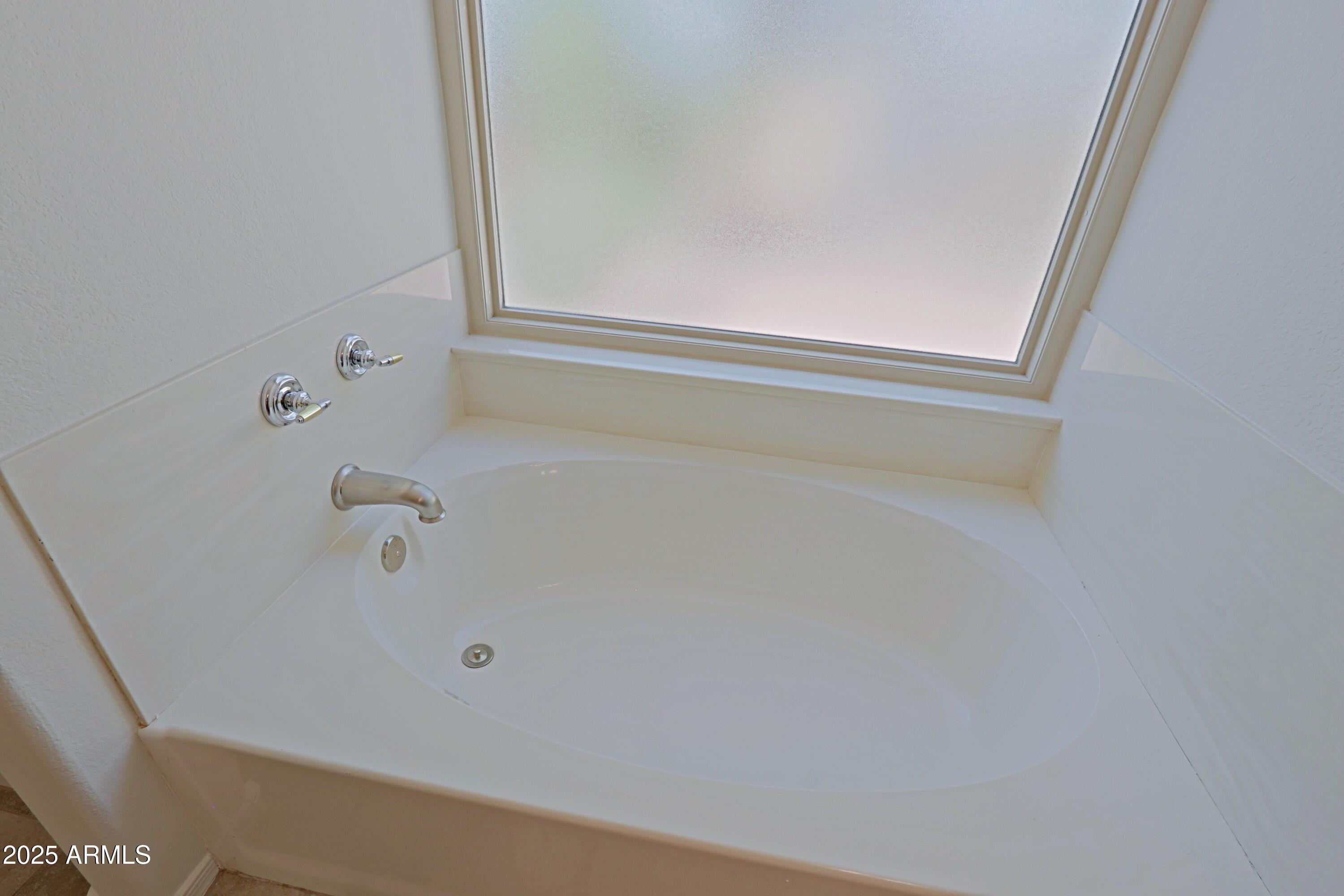 5902 E JUNIPER Avenue