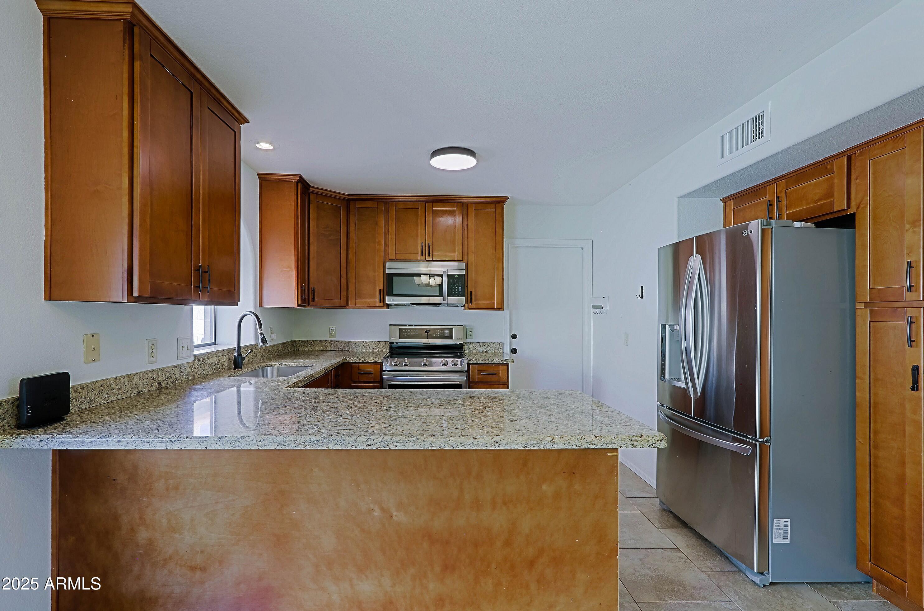 5902 E JUNIPER Avenue