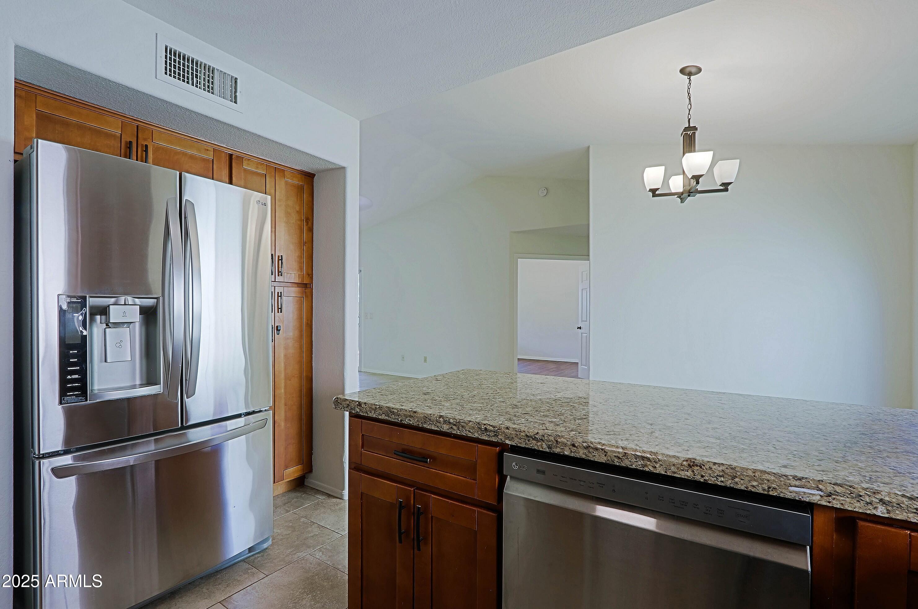 5902 E JUNIPER Avenue