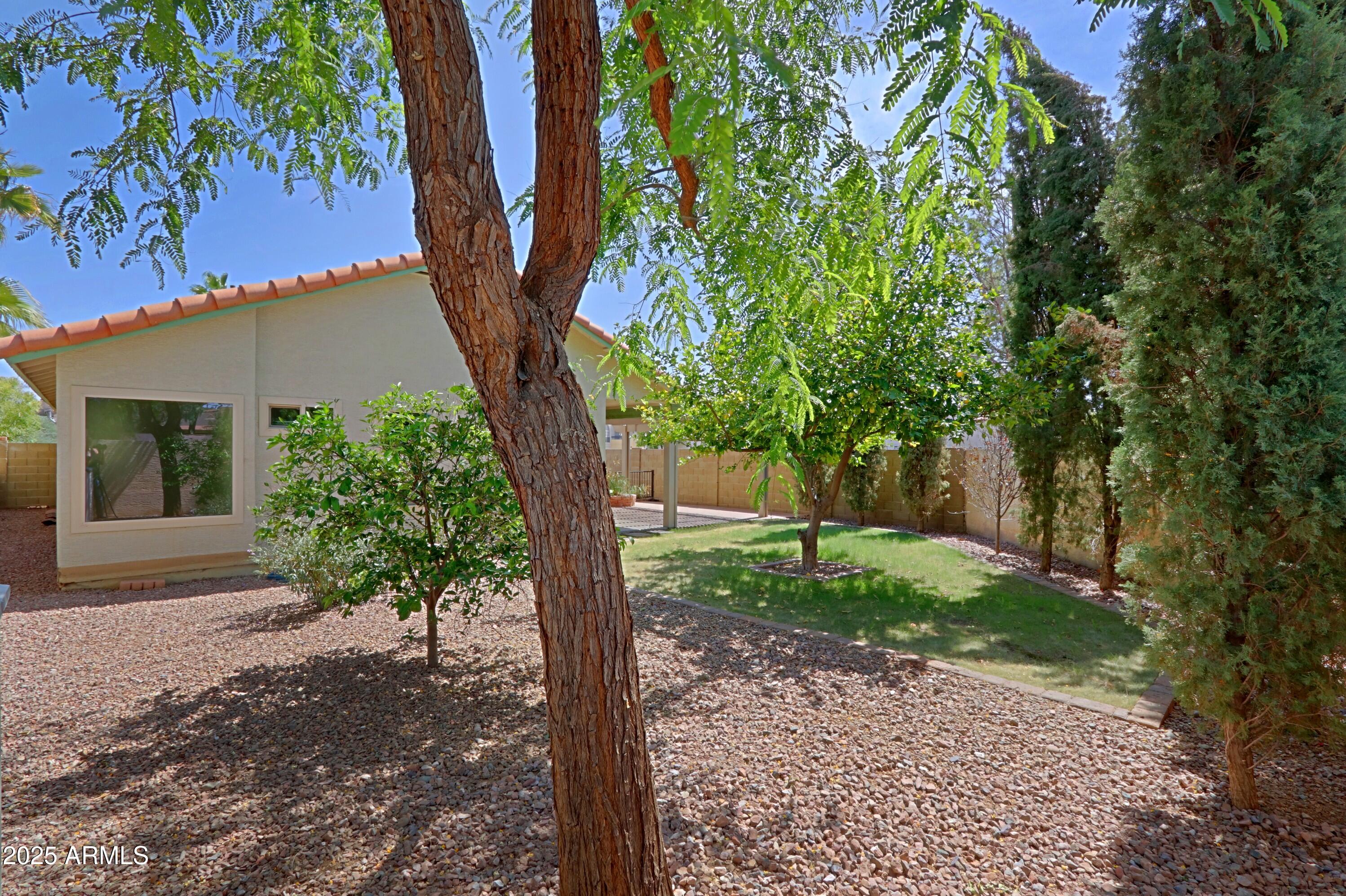 5902 E JUNIPER Avenue