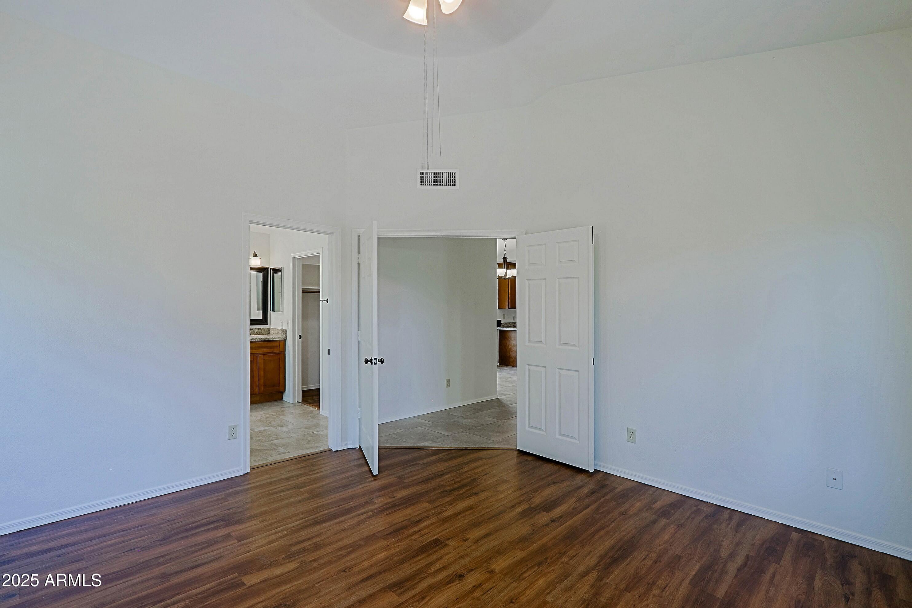 5902 E JUNIPER Avenue