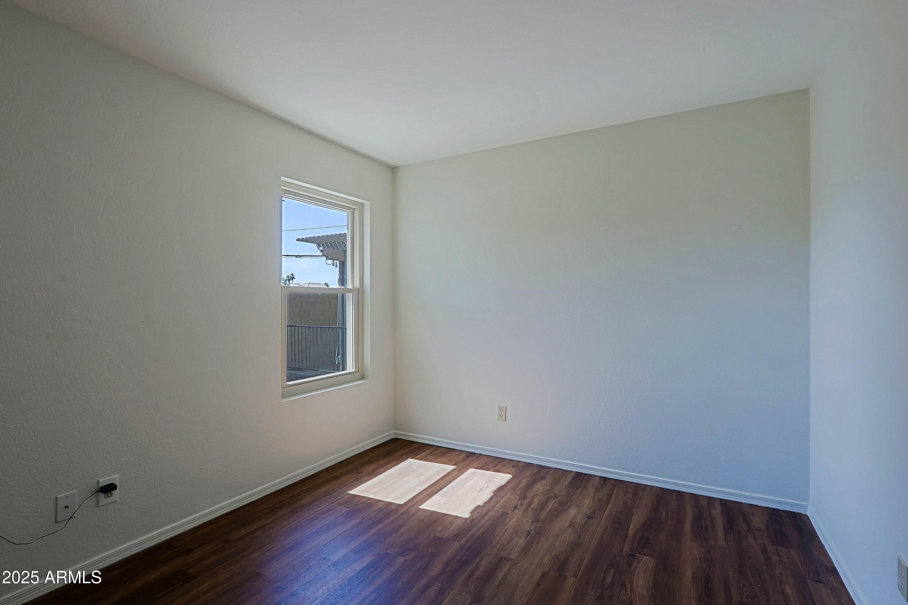 5902 E JUNIPER Avenue