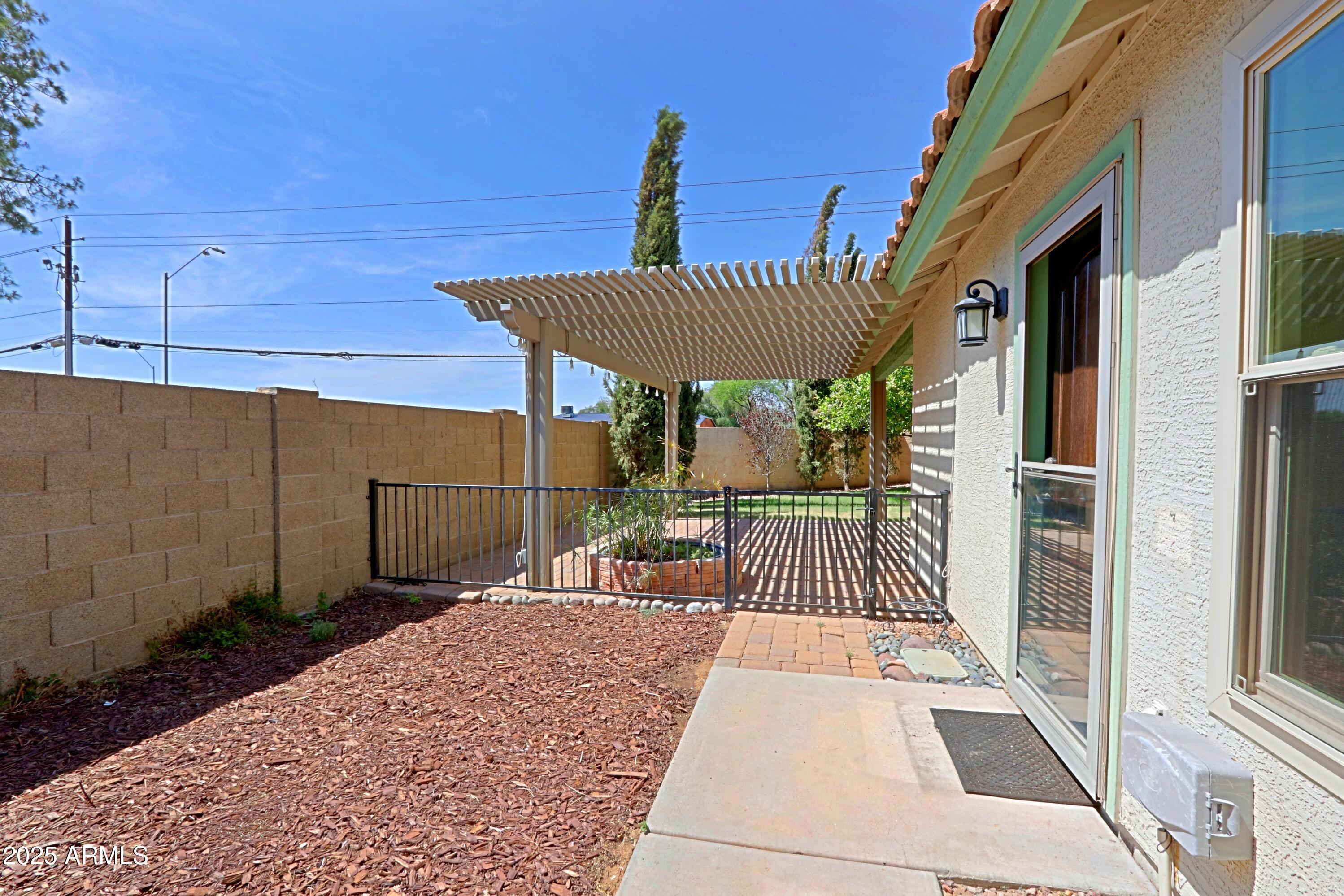 5902 E JUNIPER Avenue