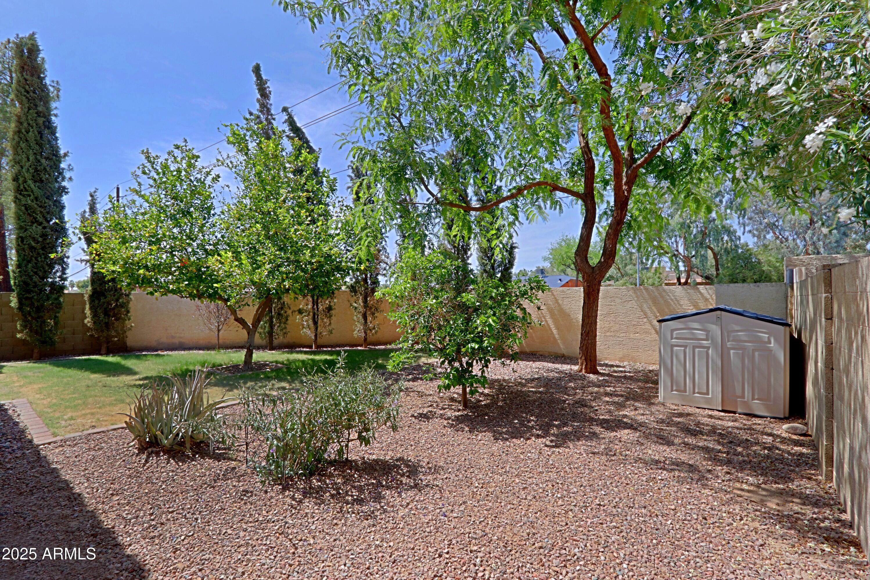 5902 E JUNIPER Avenue