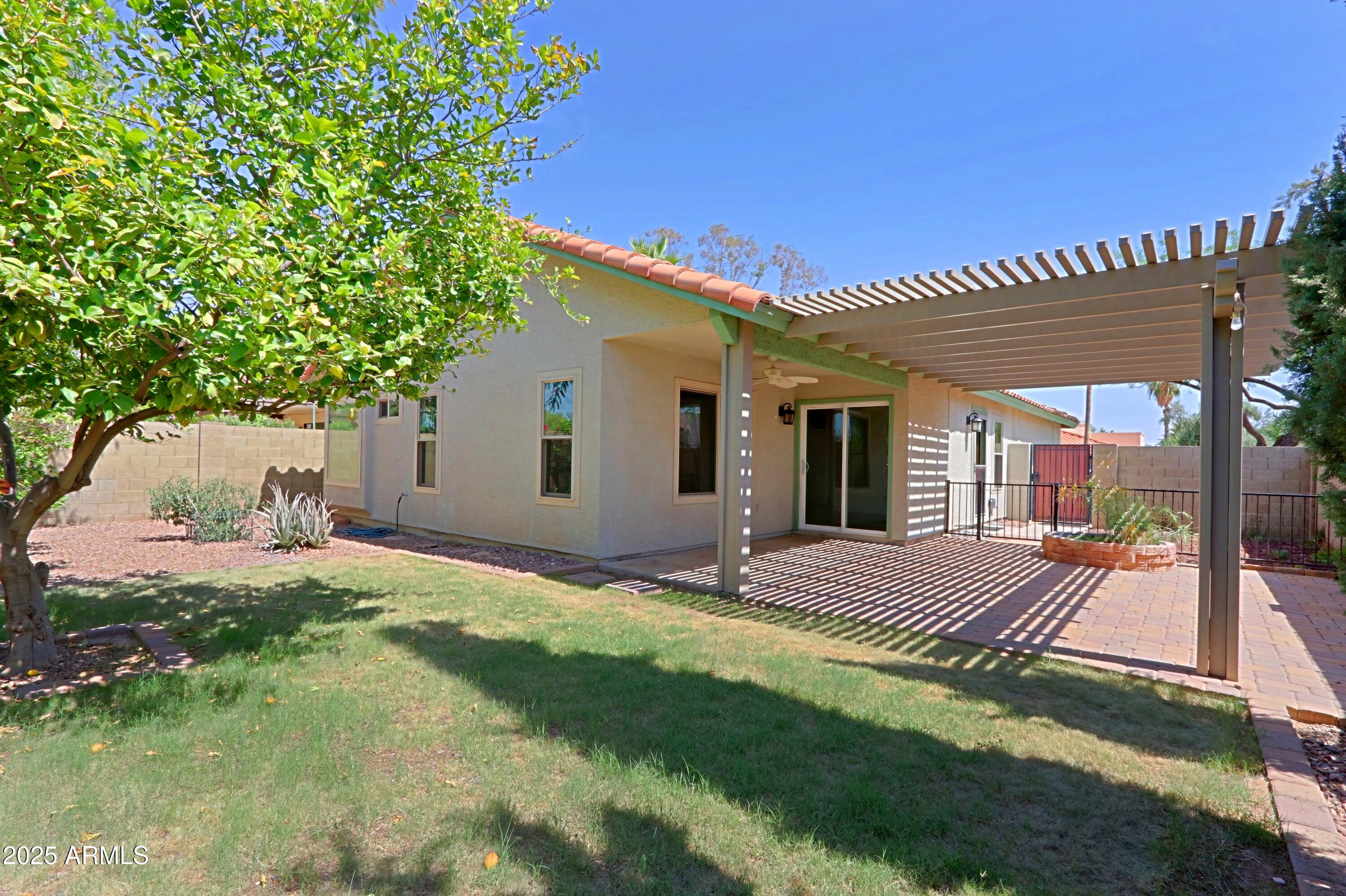 5902 E JUNIPER Avenue