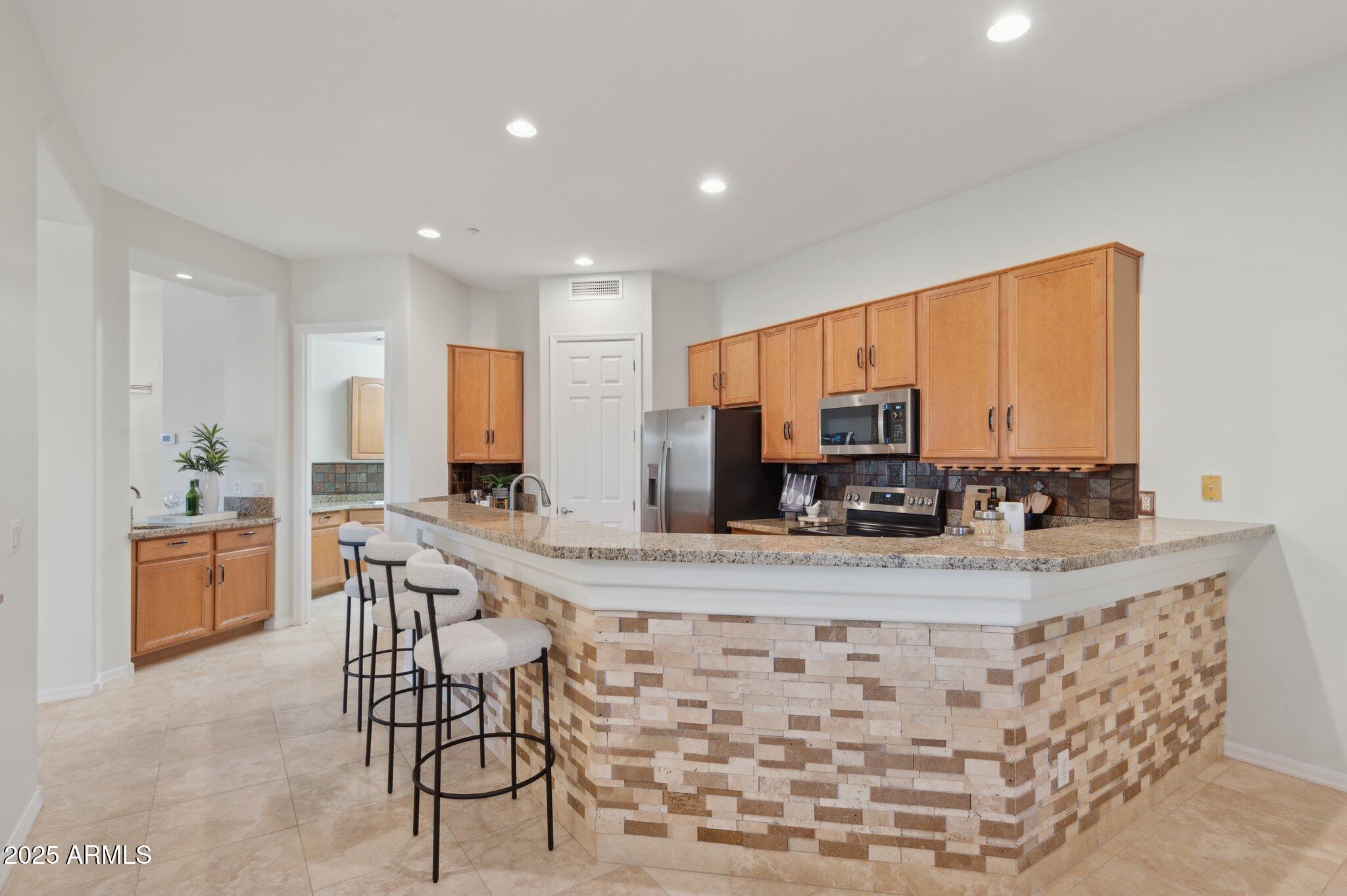 11299 E GREYTHORN Drive