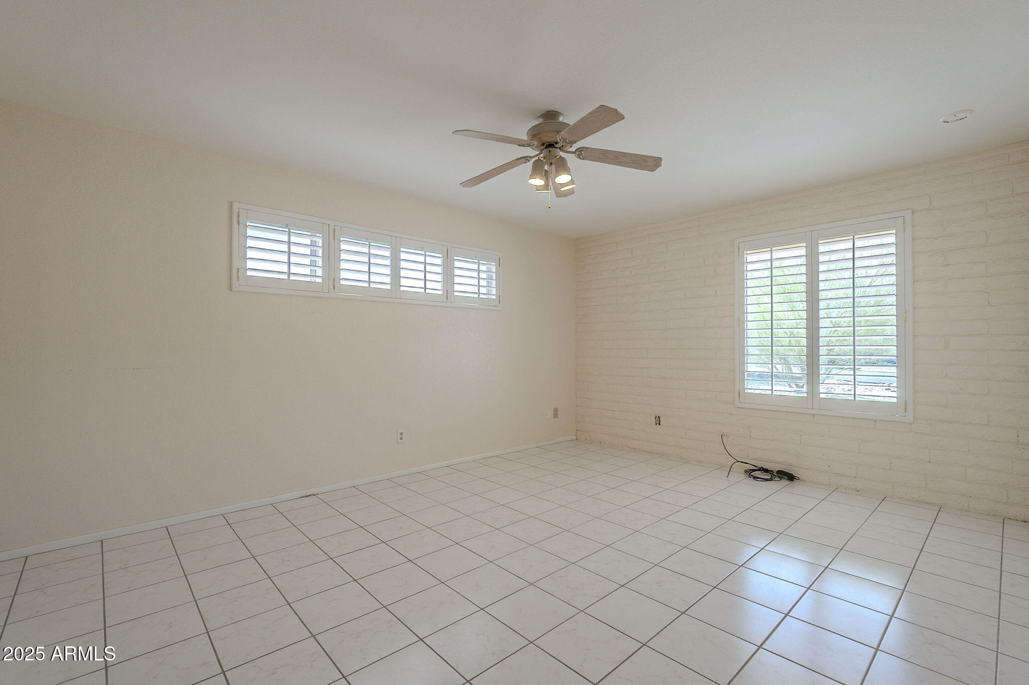 1530 E LOMA Lane