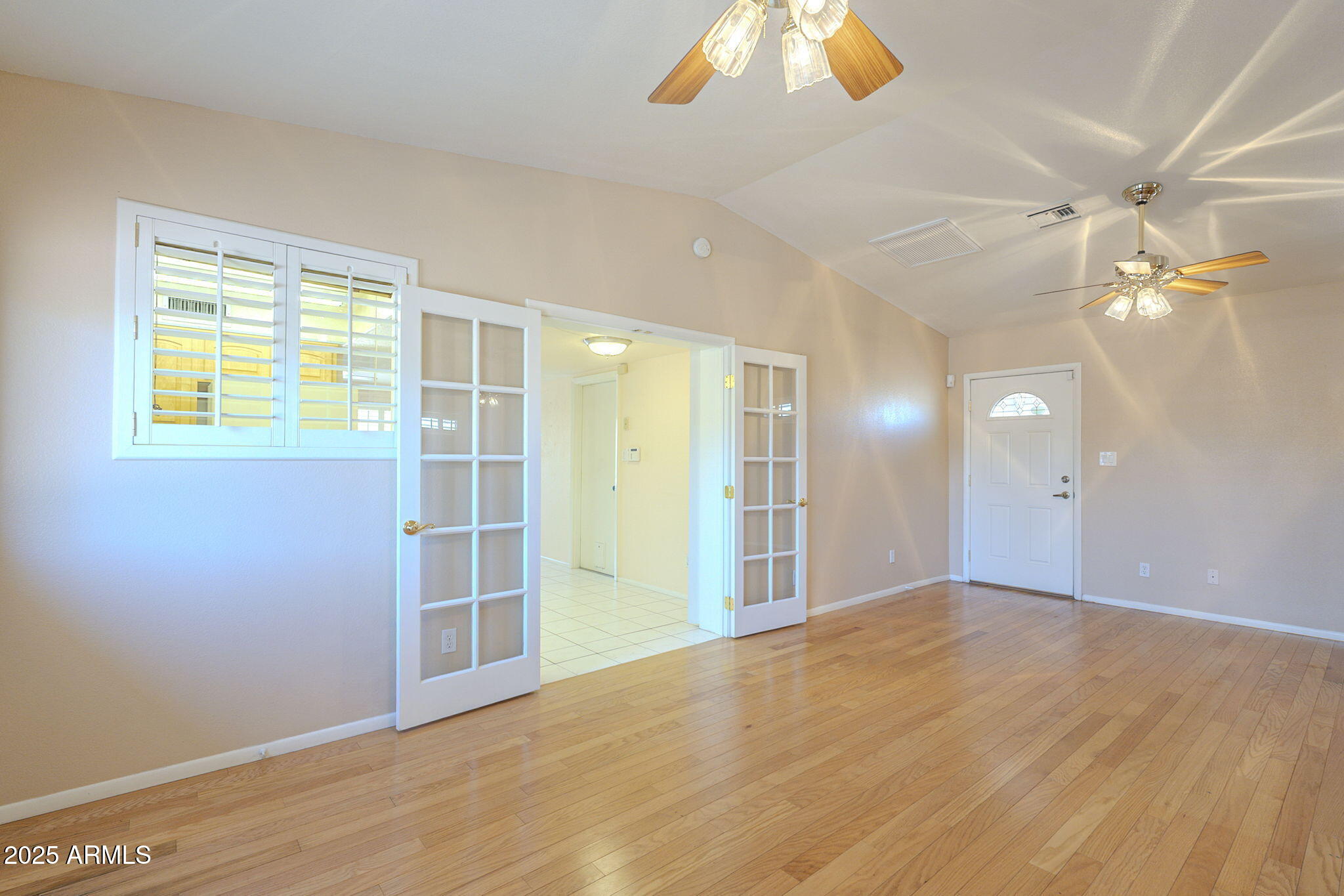 1530 E LOMA Lane