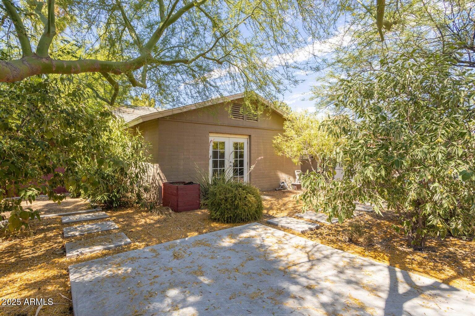 4077 E CHOLLA Street