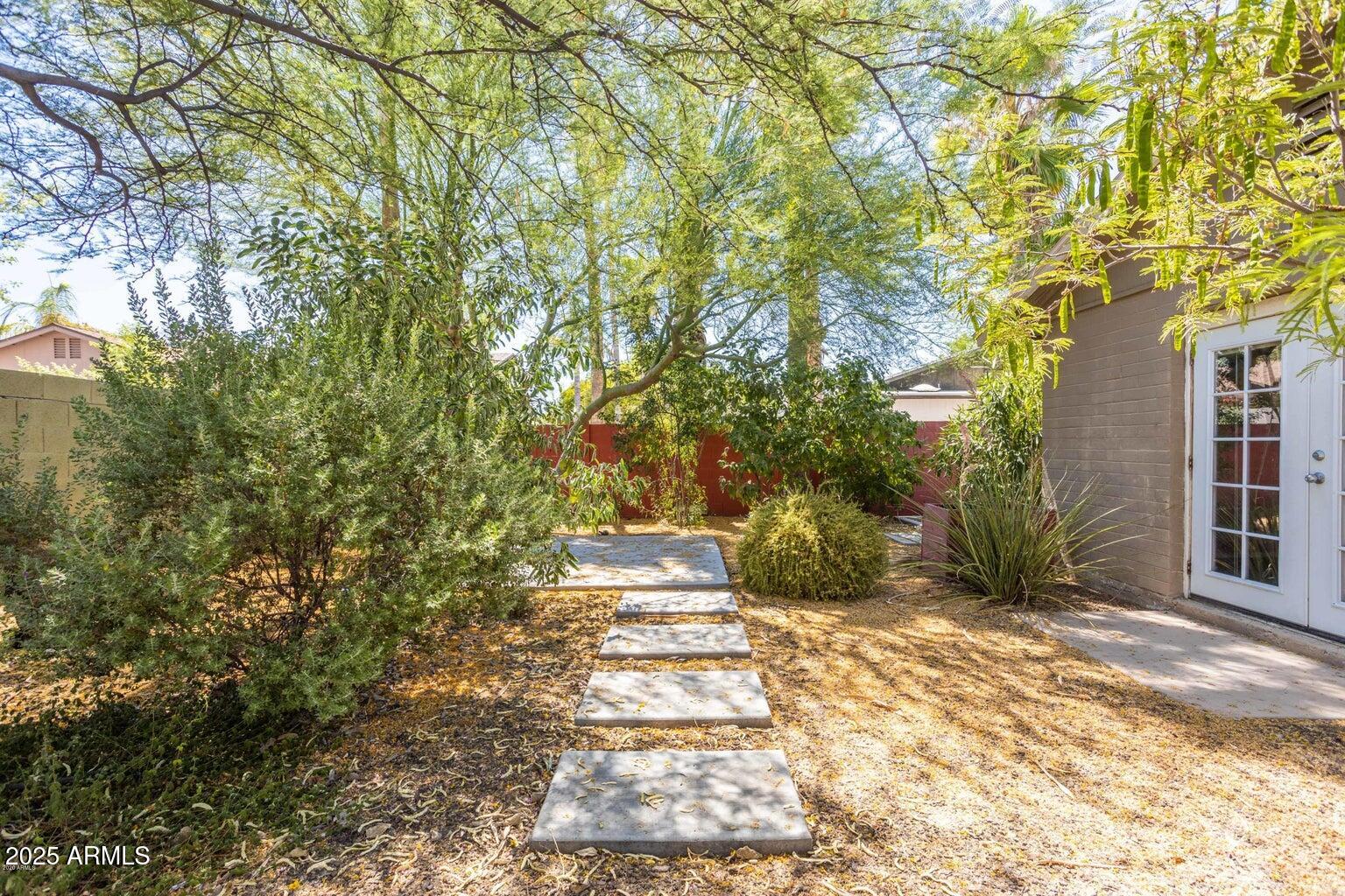 4077 E CHOLLA Street