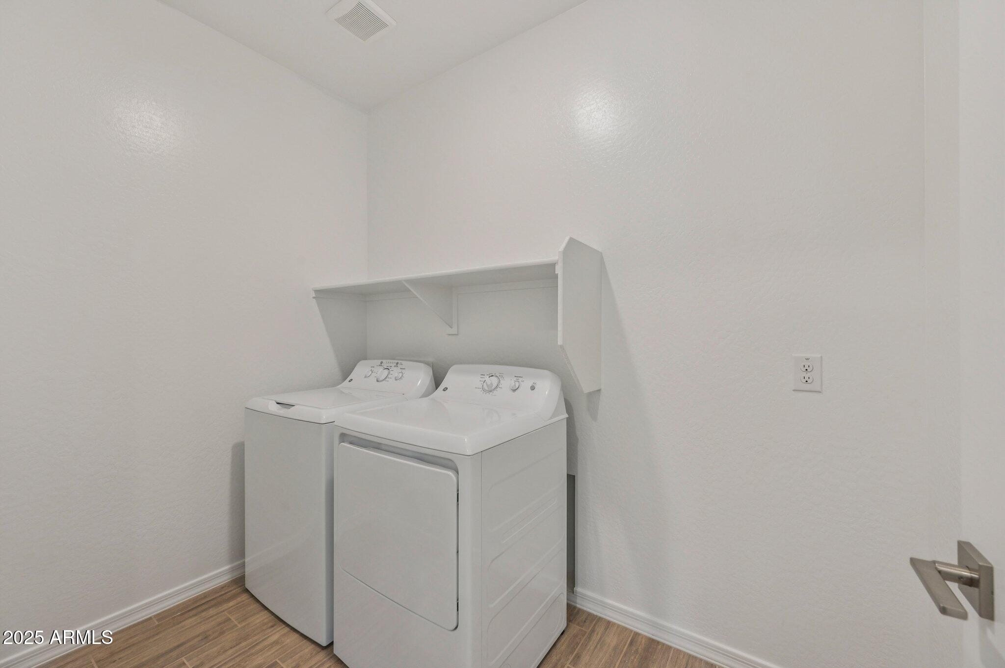 4328 E BROOK LYNN Place