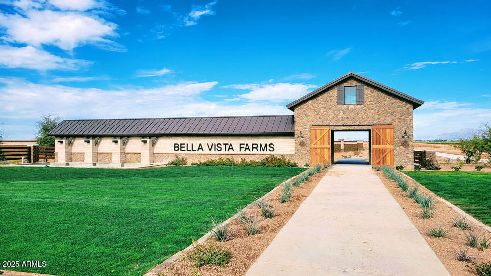 3348 E VALLEYHIGH Trail