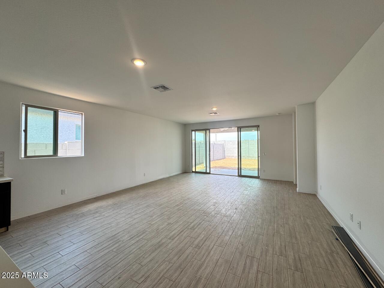 15752 W CAMDEN Avenue