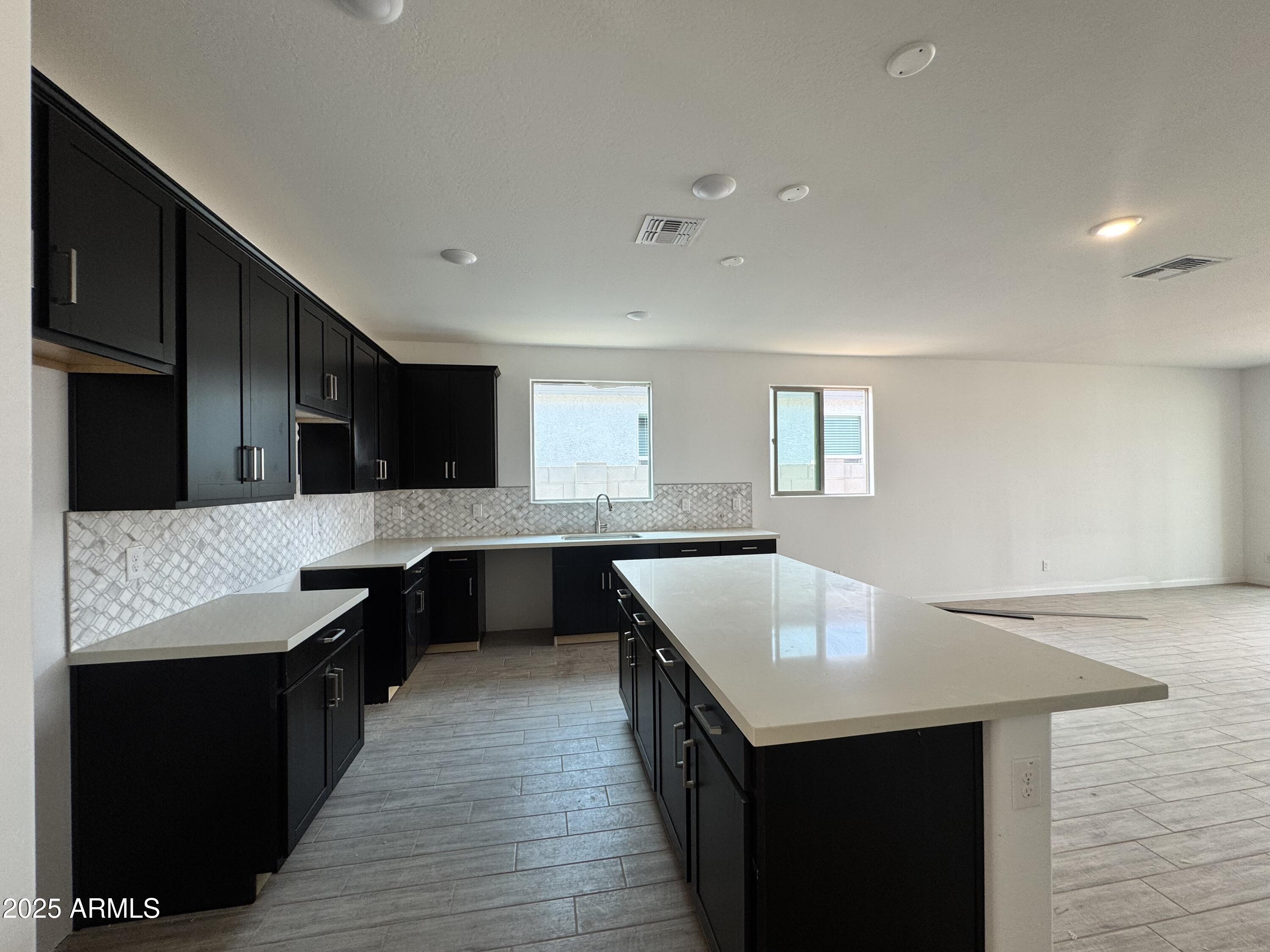 15752 W CAMDEN Avenue