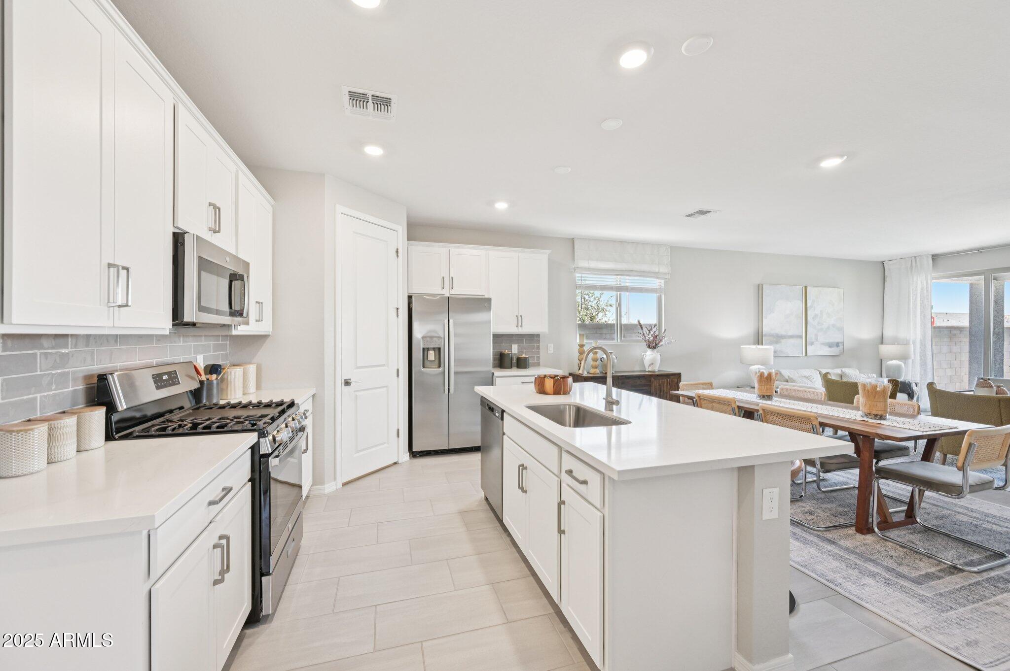 3310 E VALLEYHIGH Trail