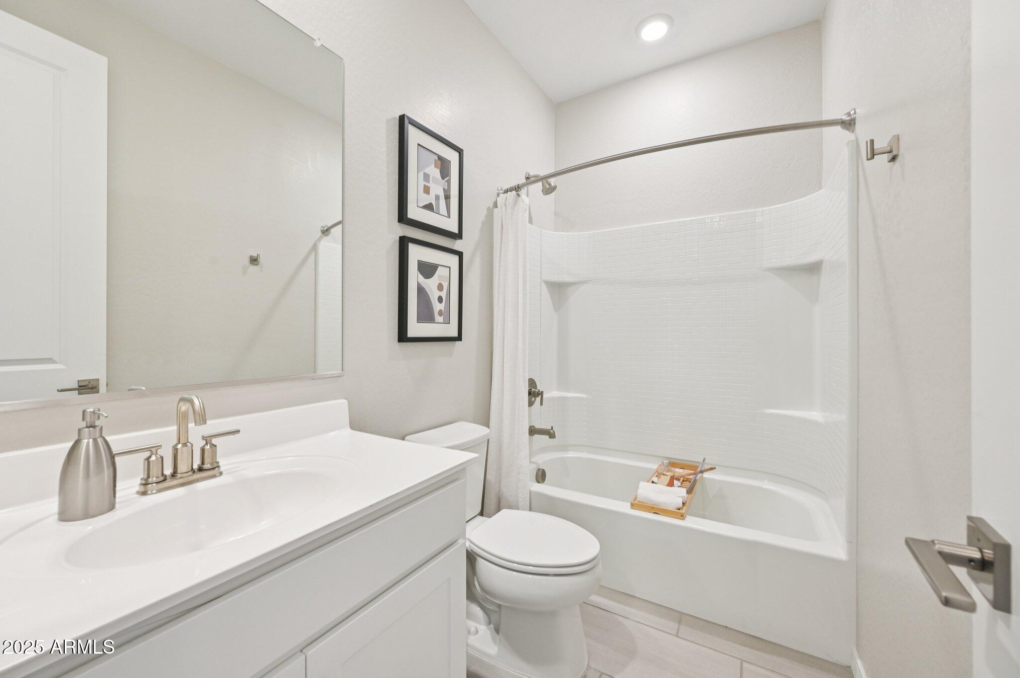 3310 E VALLEYHIGH Trail