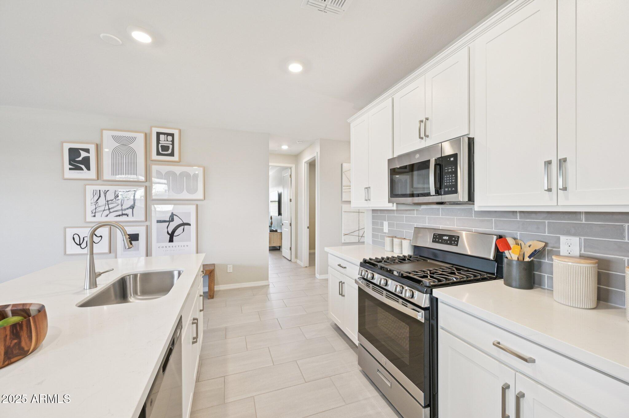 3310 E VALLEYHIGH Trail