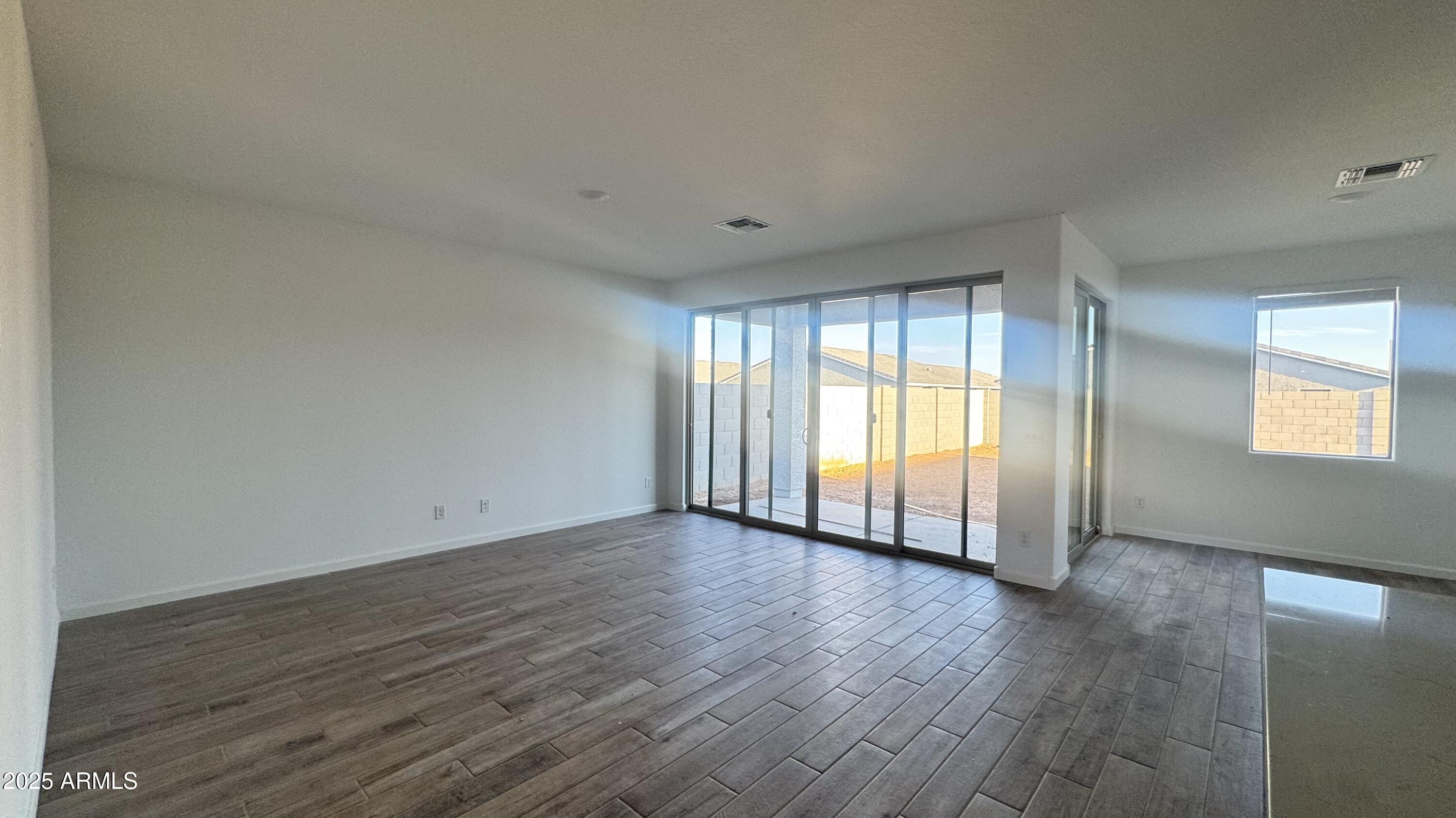 15789 W BERYL Avenue