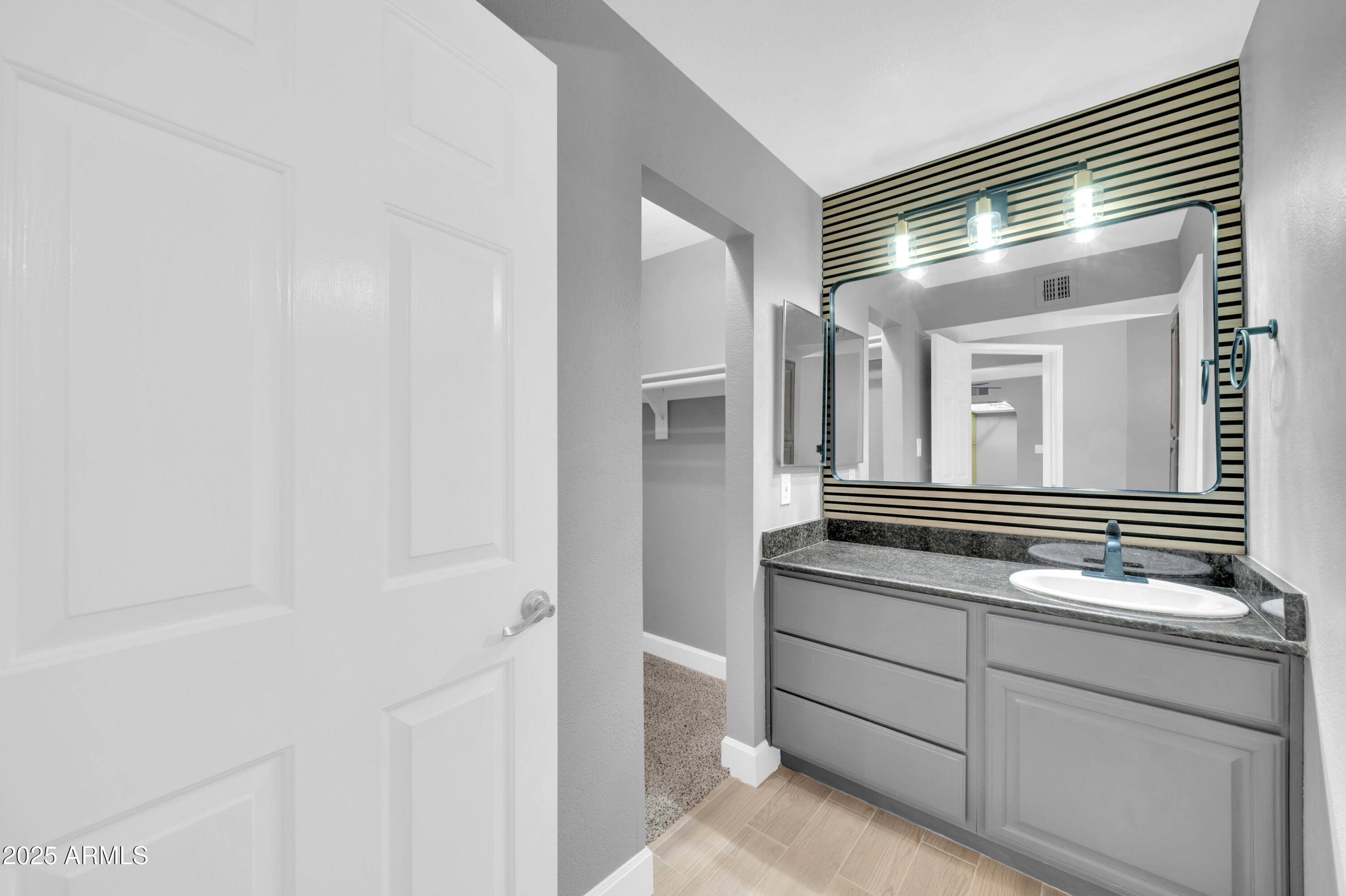 3825 E CAMELBACK Road, 182