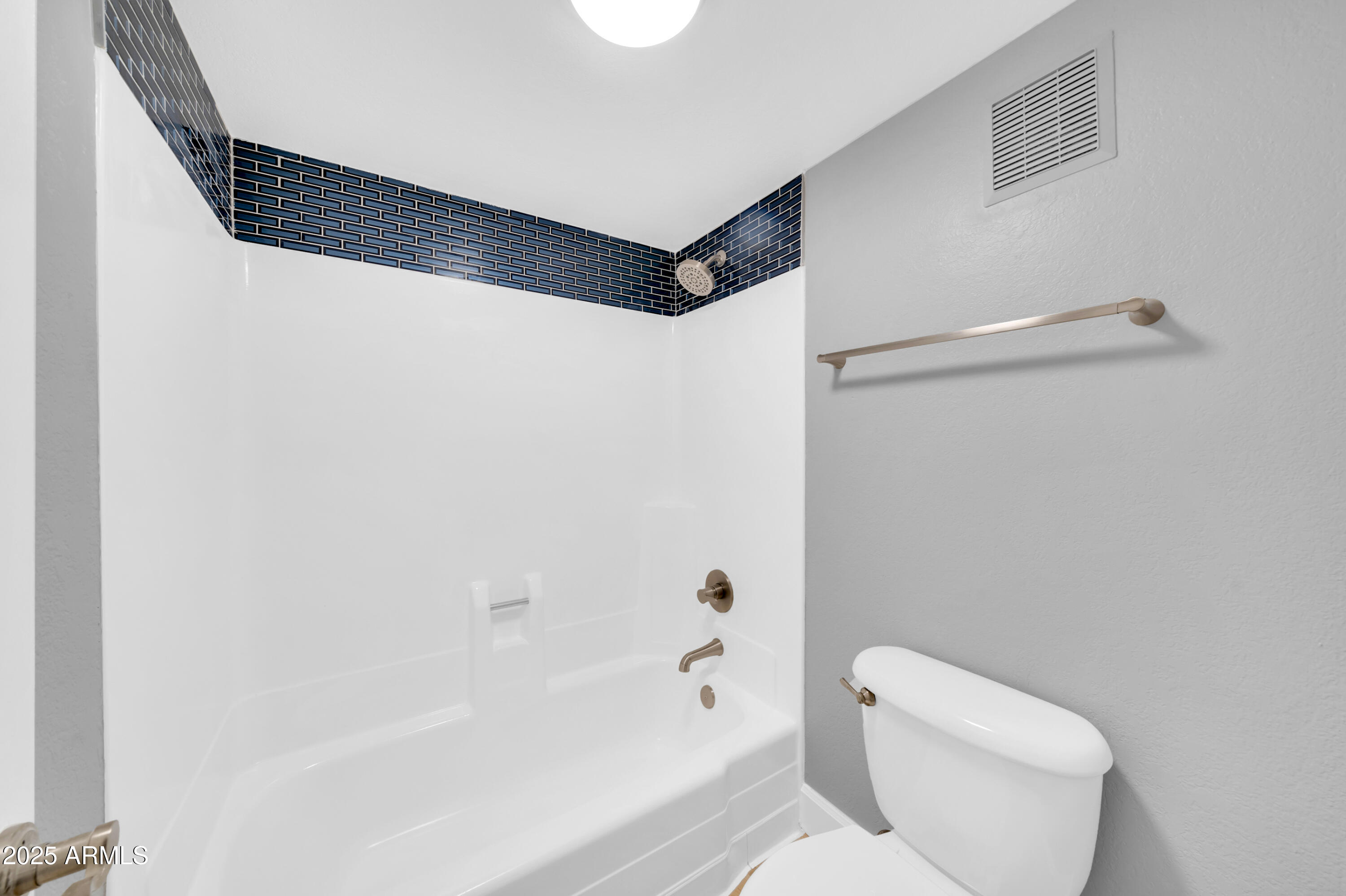 3825 E CAMELBACK Road, 182