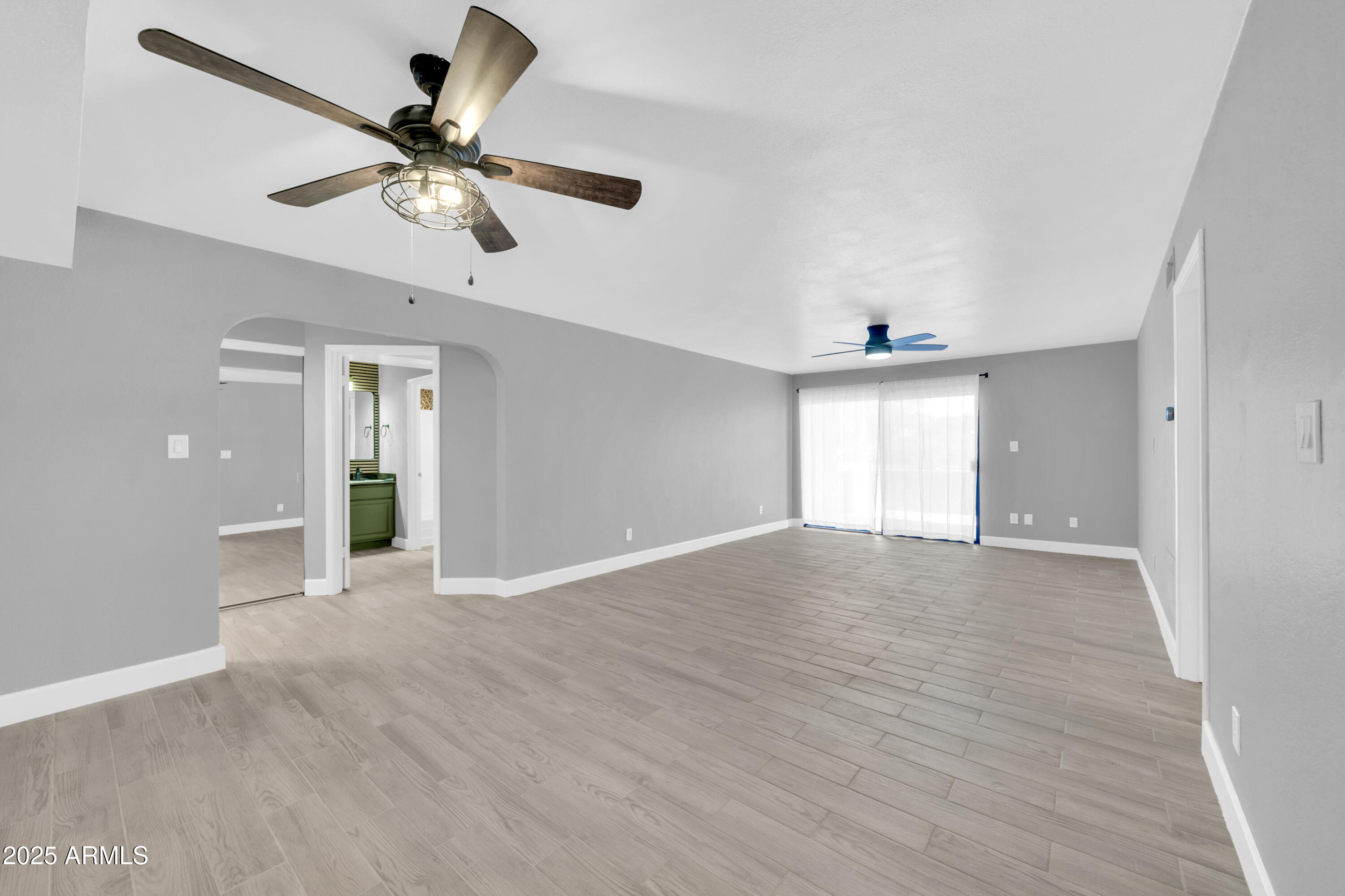 3825 E CAMELBACK Road, 182