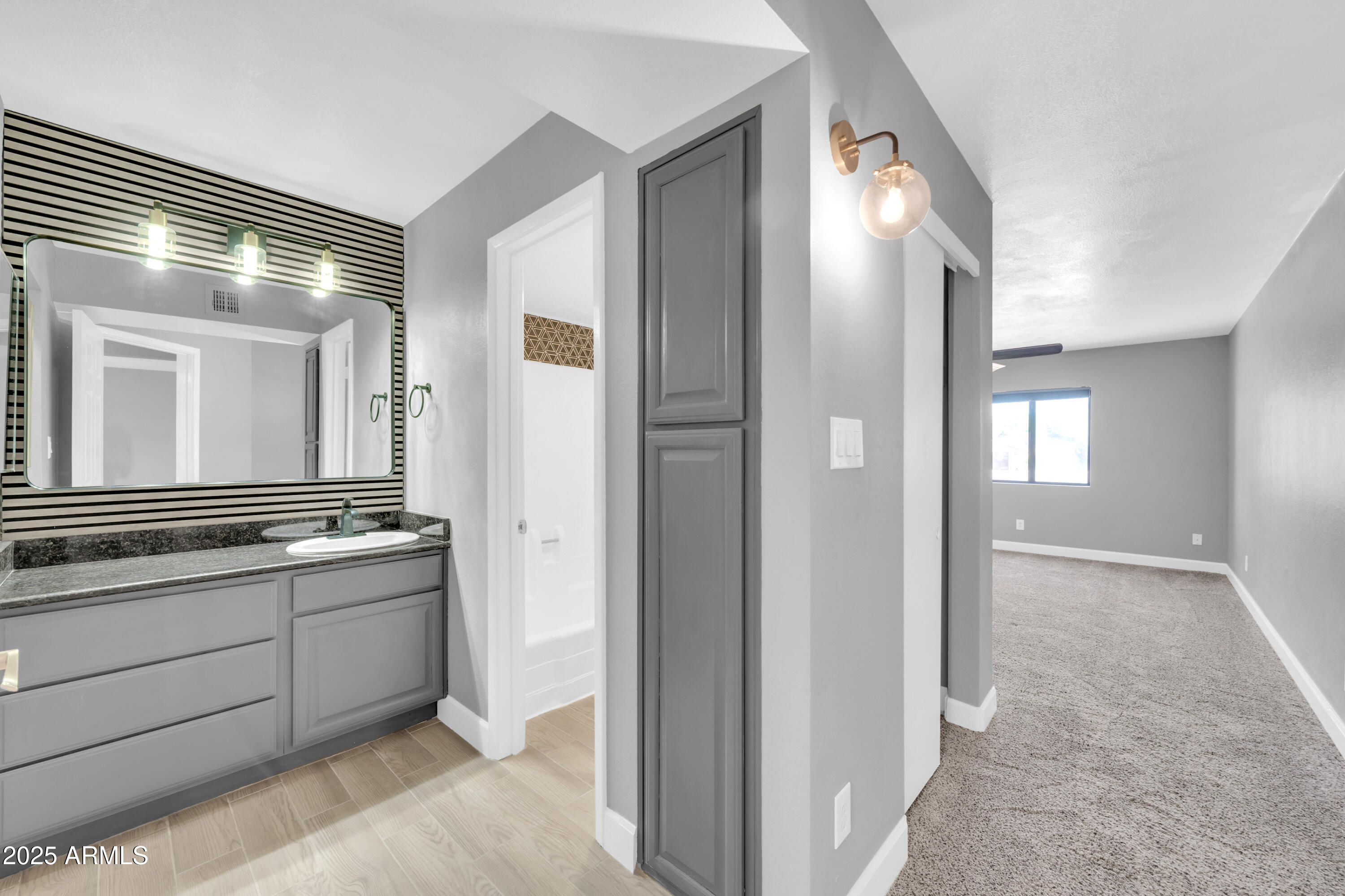 3825 E CAMELBACK Road, 182