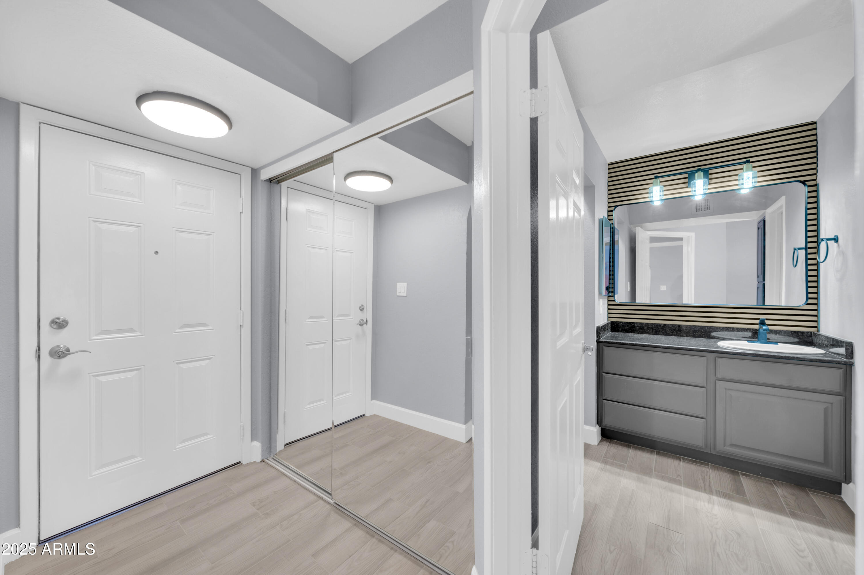 3825 E CAMELBACK Road, 182