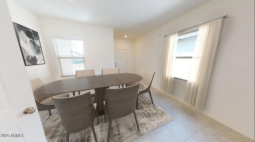 5633 E IRIS Drive