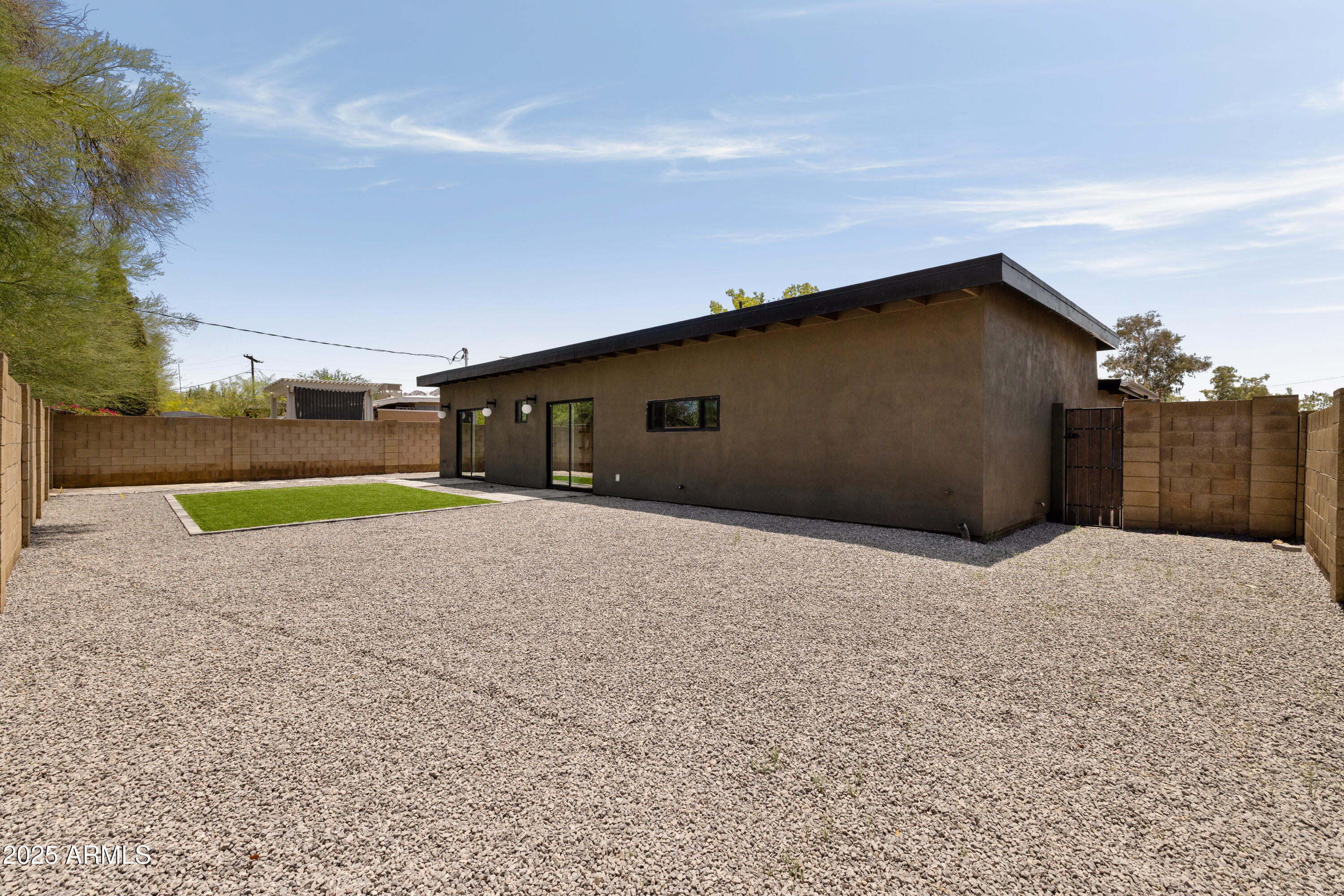7620 N 12TH Place