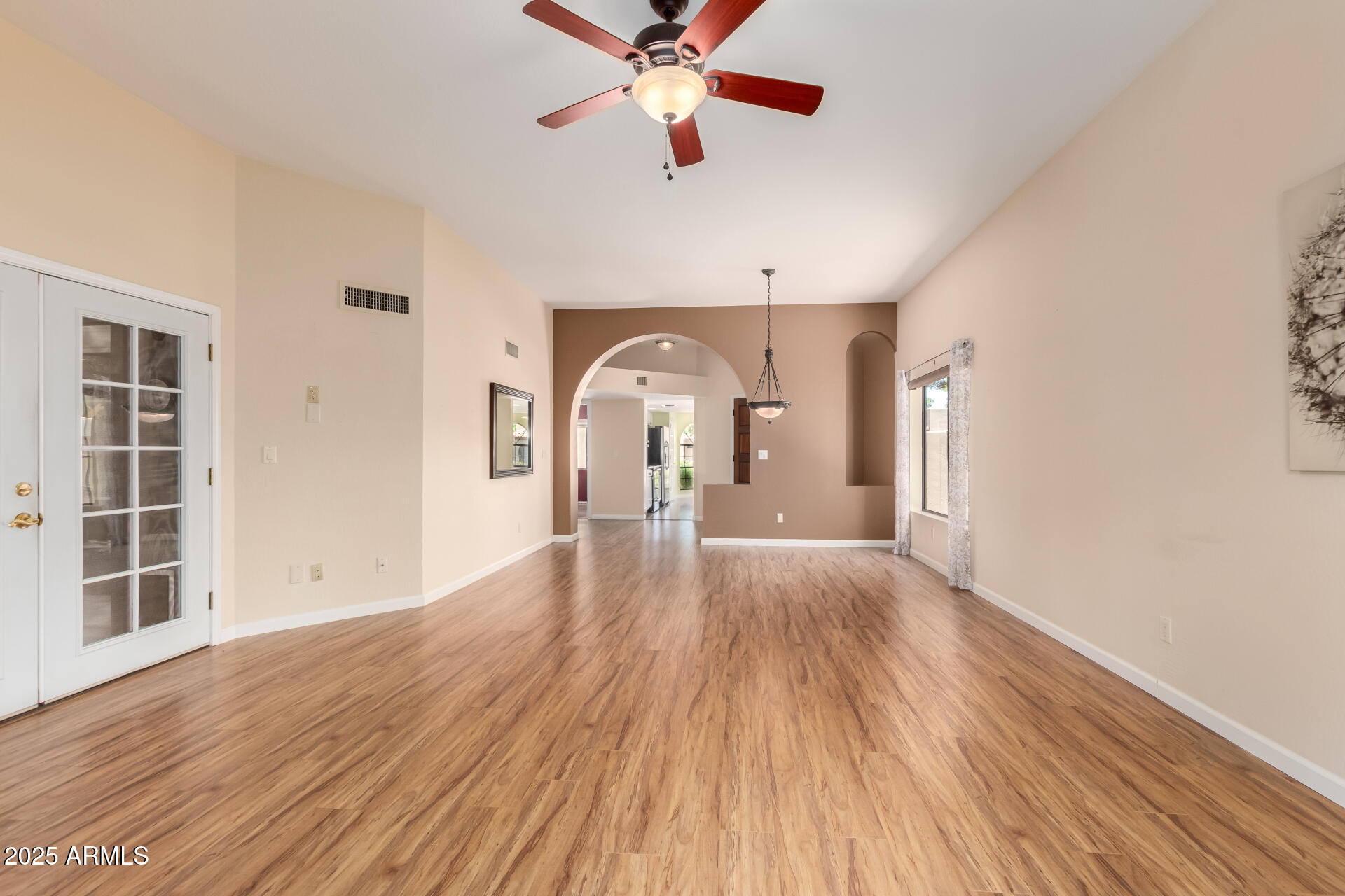 4135 E ALTADENA Avenue
