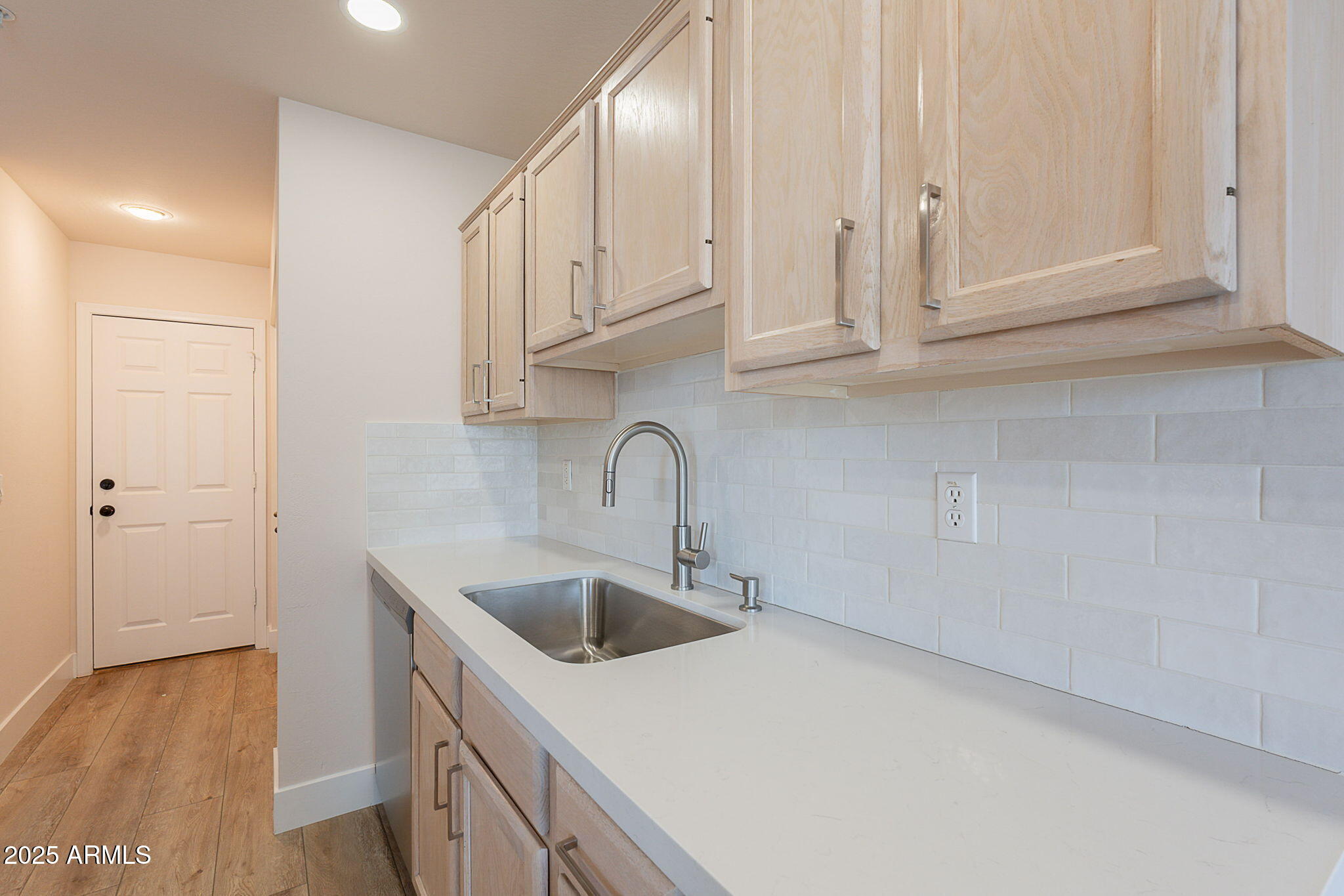 2647 N MILLER Road, 6