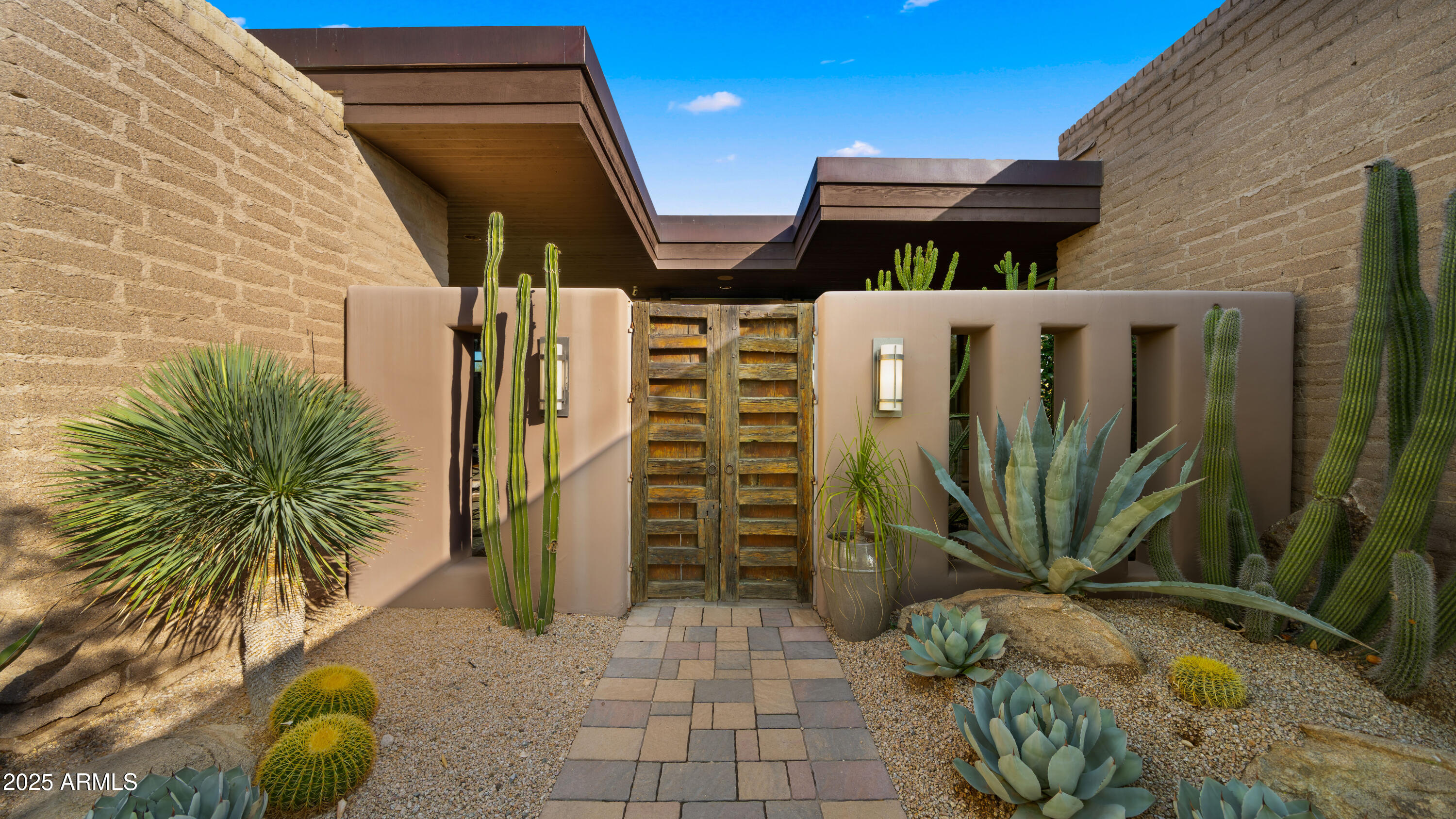 30600 N PIMA Road, 61