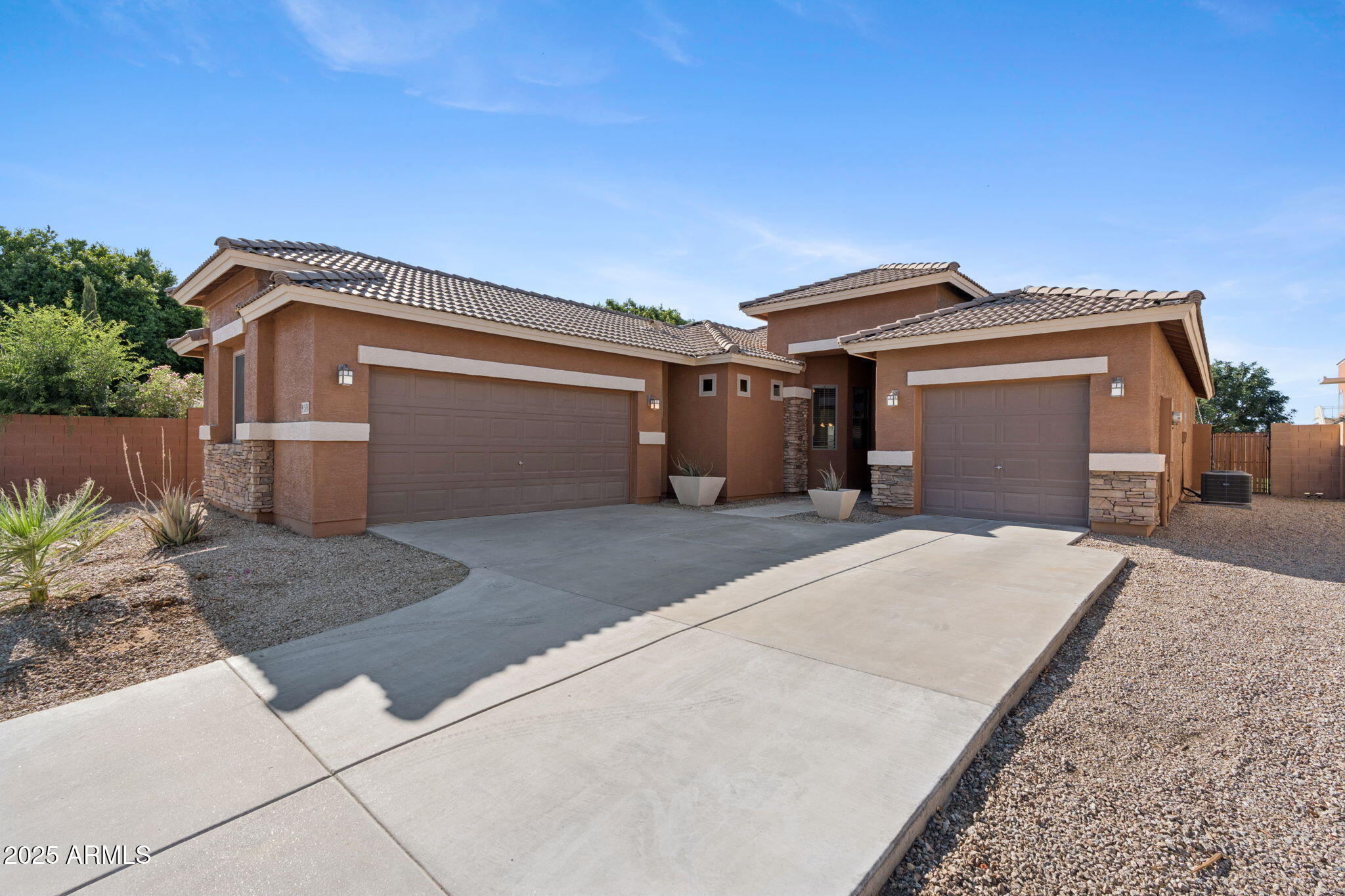 1506 E BRANHAM Lane