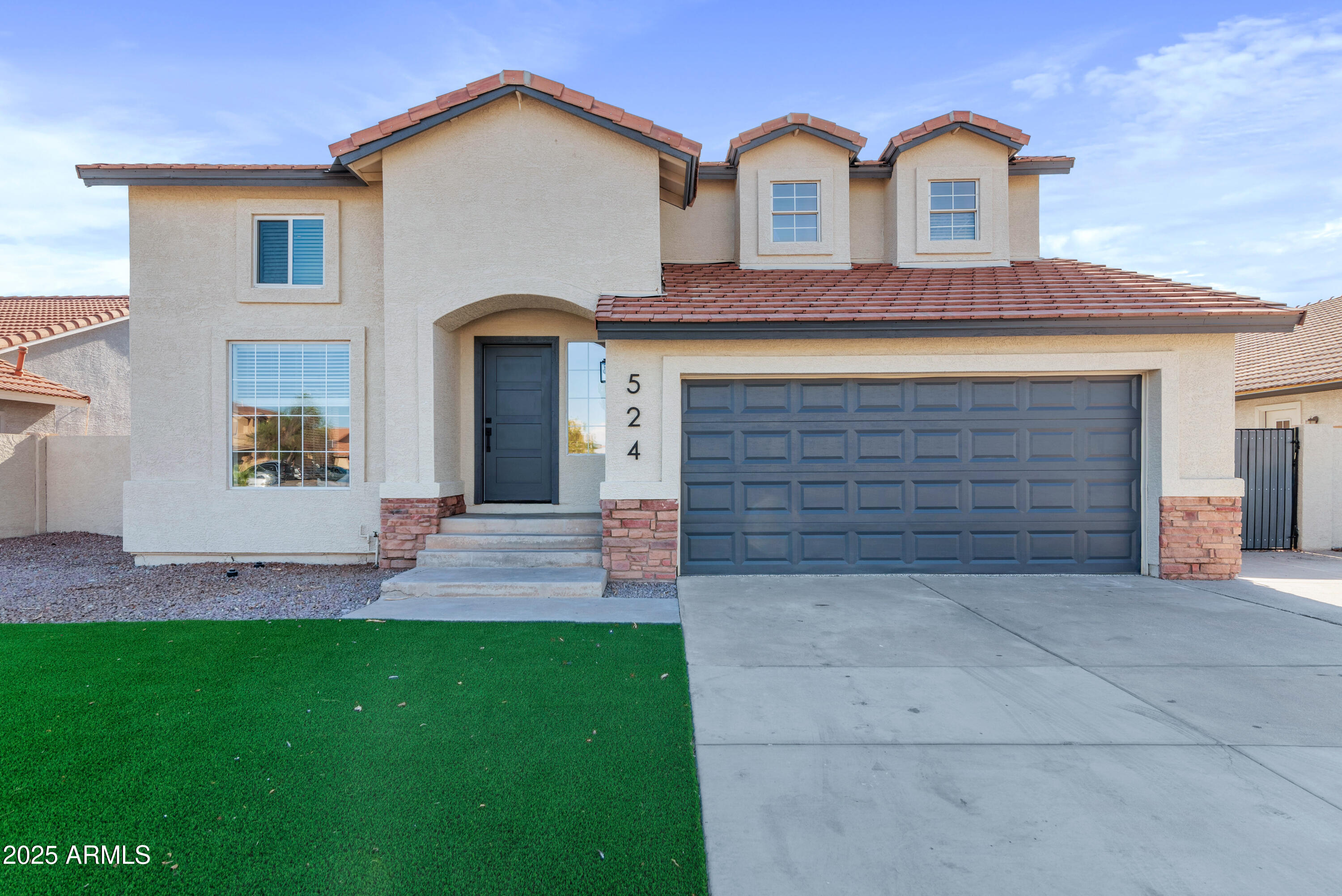524 N LEOMA Lane