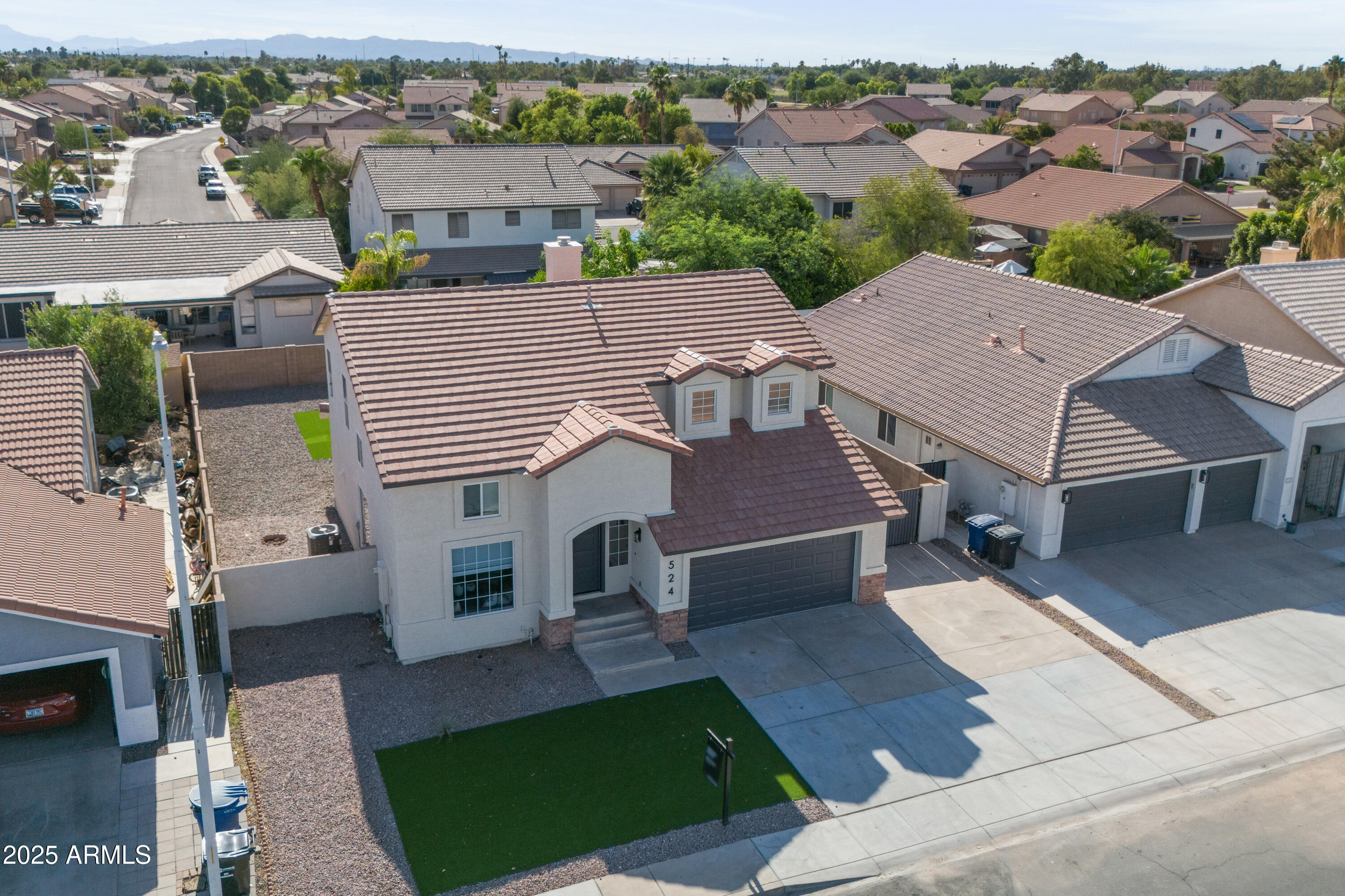 524 N LEOMA Lane
