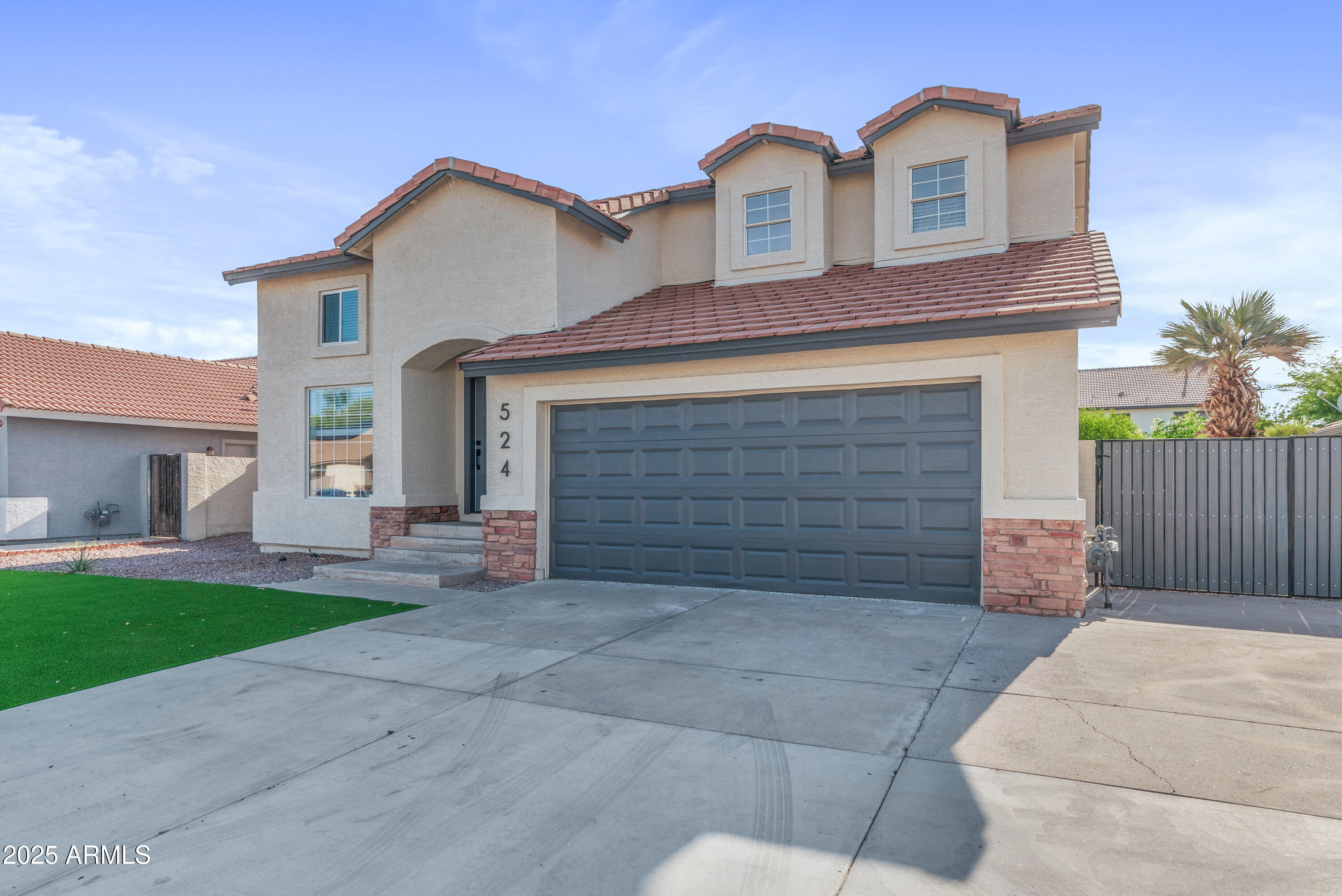 524 N LEOMA Lane