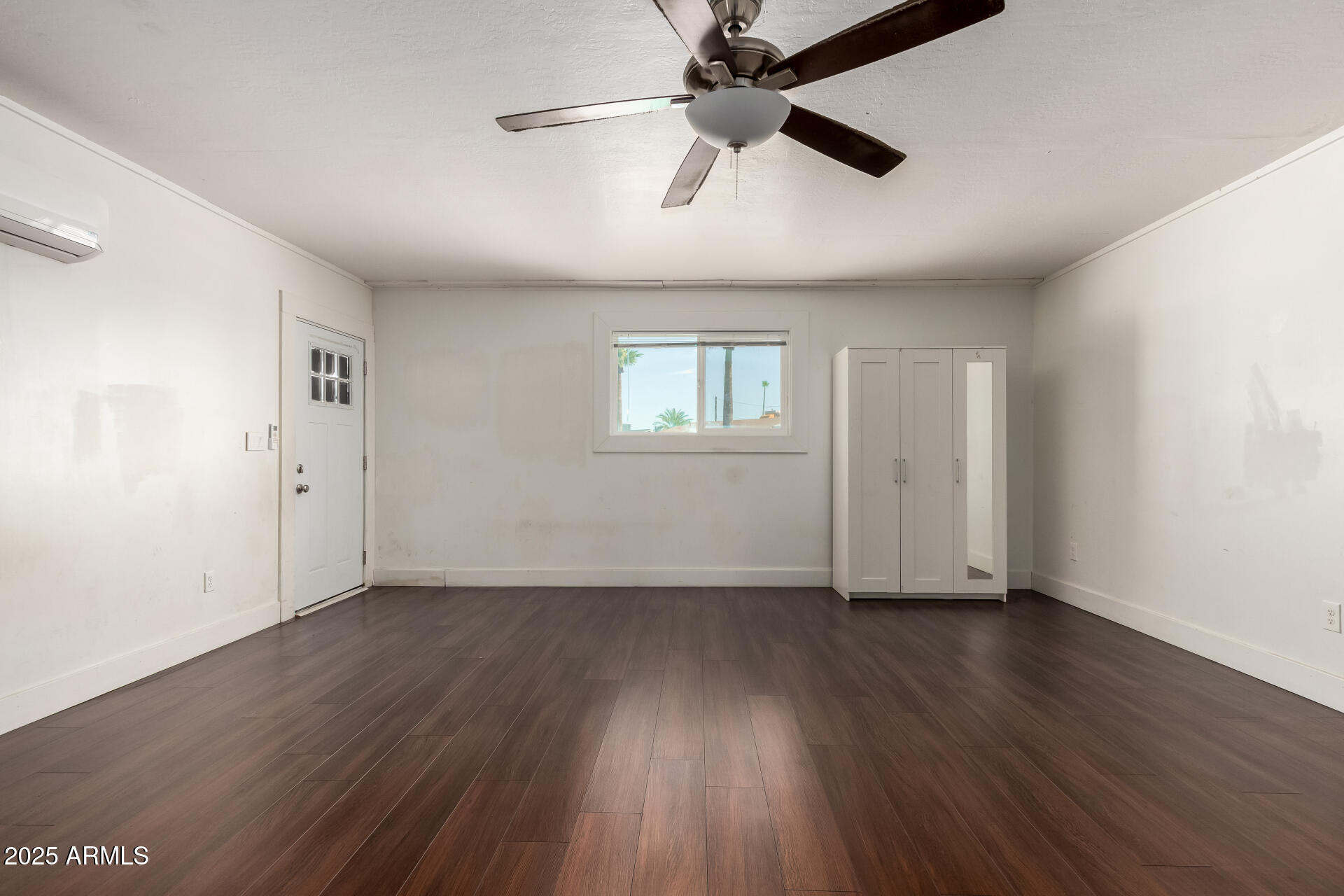 1747 W DEVON