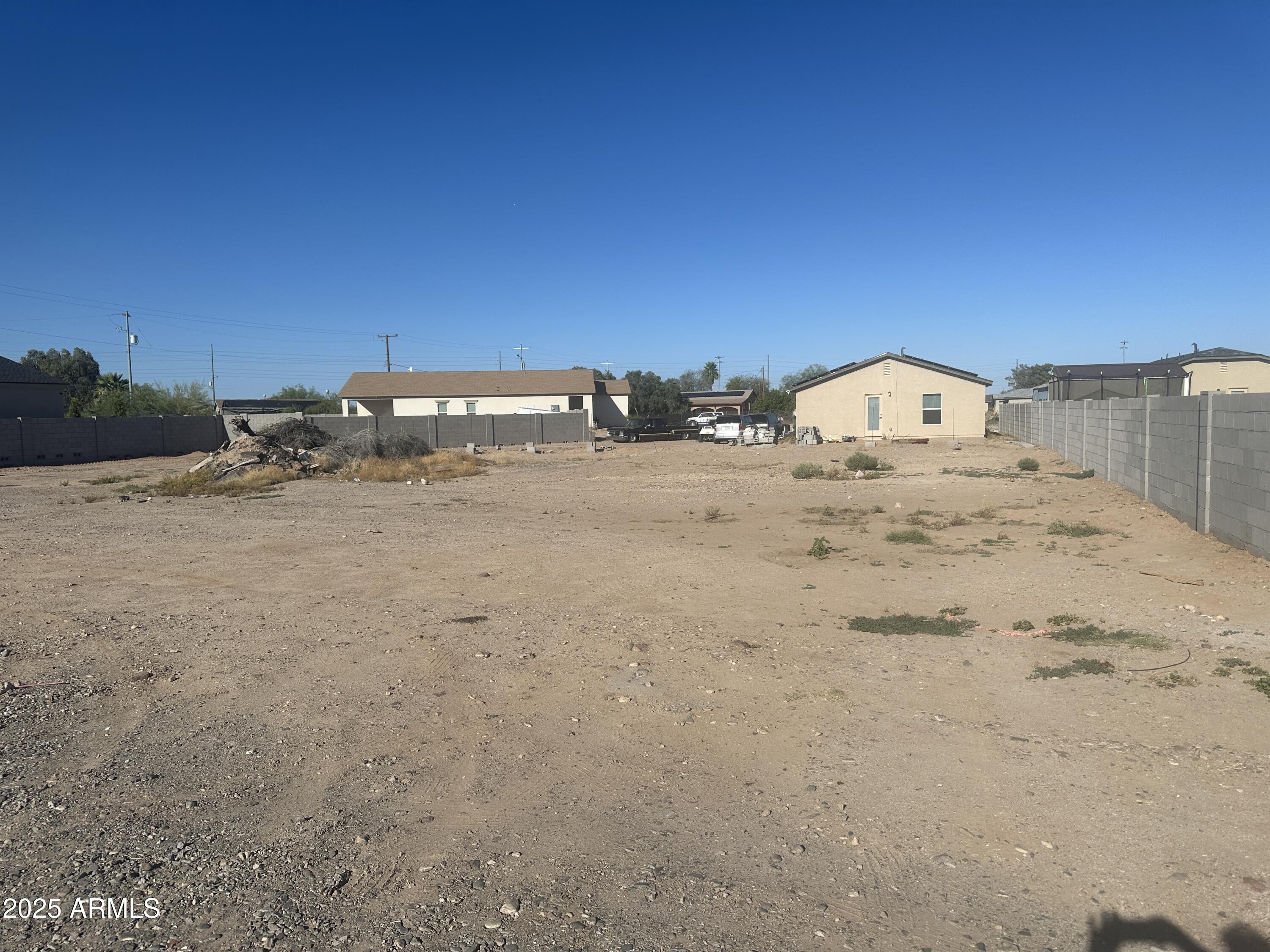 0 N Poplar Street, 3