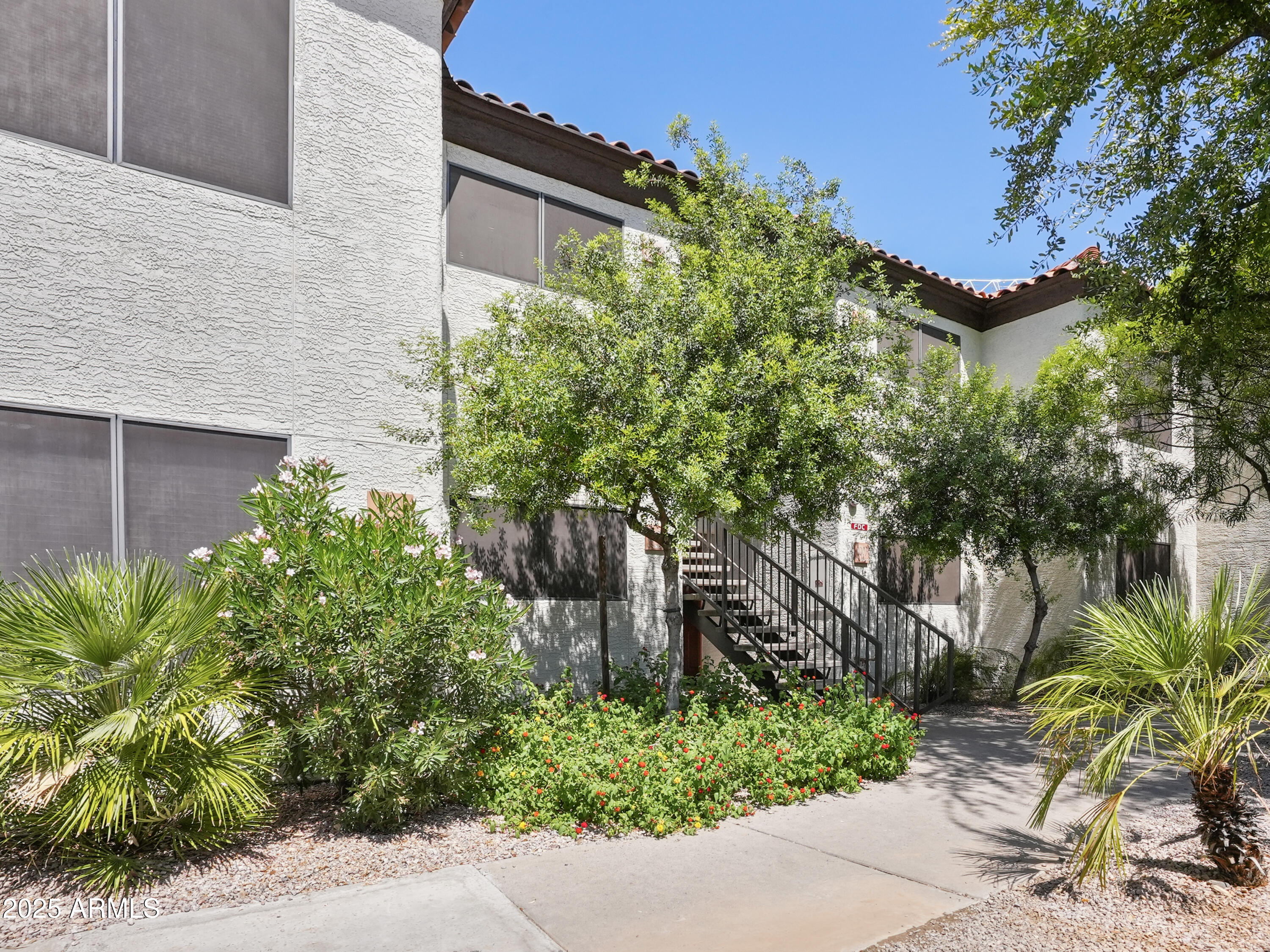 9990 N Scottsdale Road, 2004
