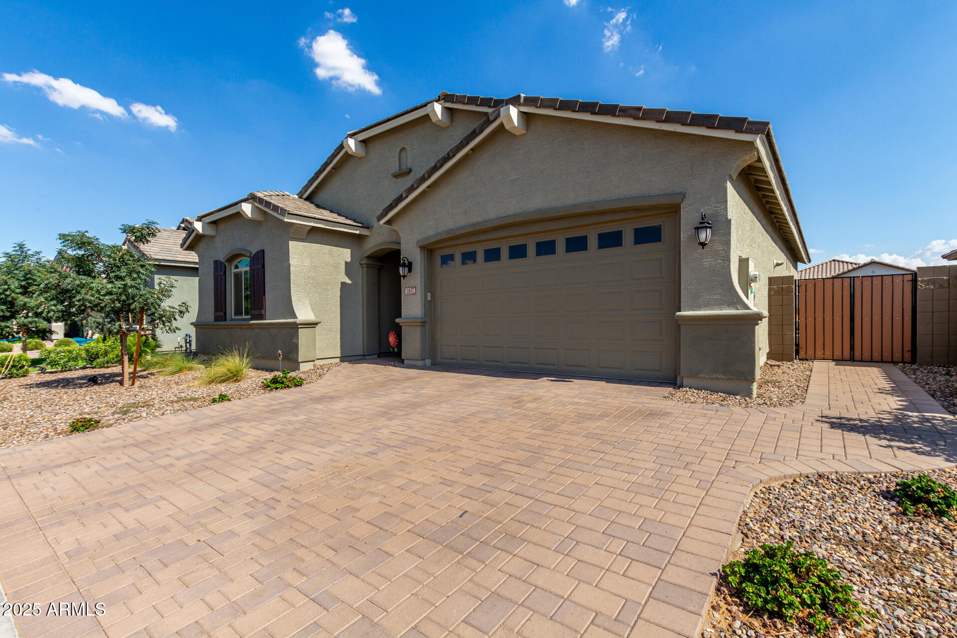 2857 W SANTA FE Drive