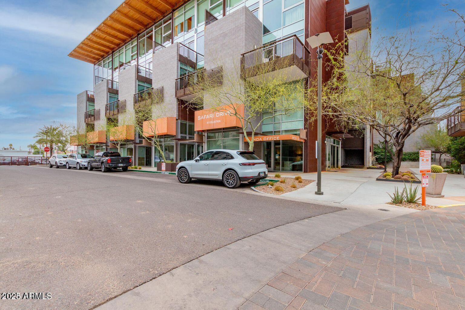 4747 N SCOTTSDALE Road Unit: C1009