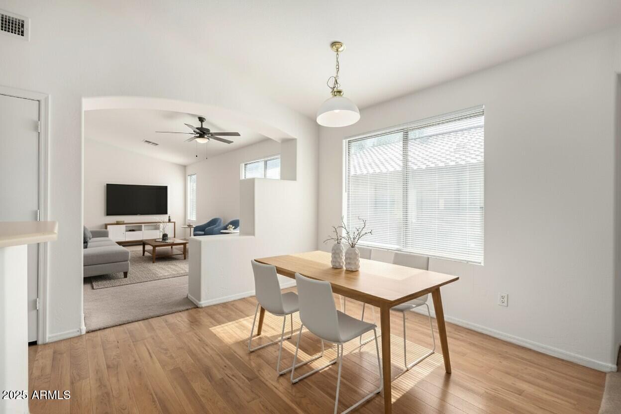 1516 E LA SALLE Street