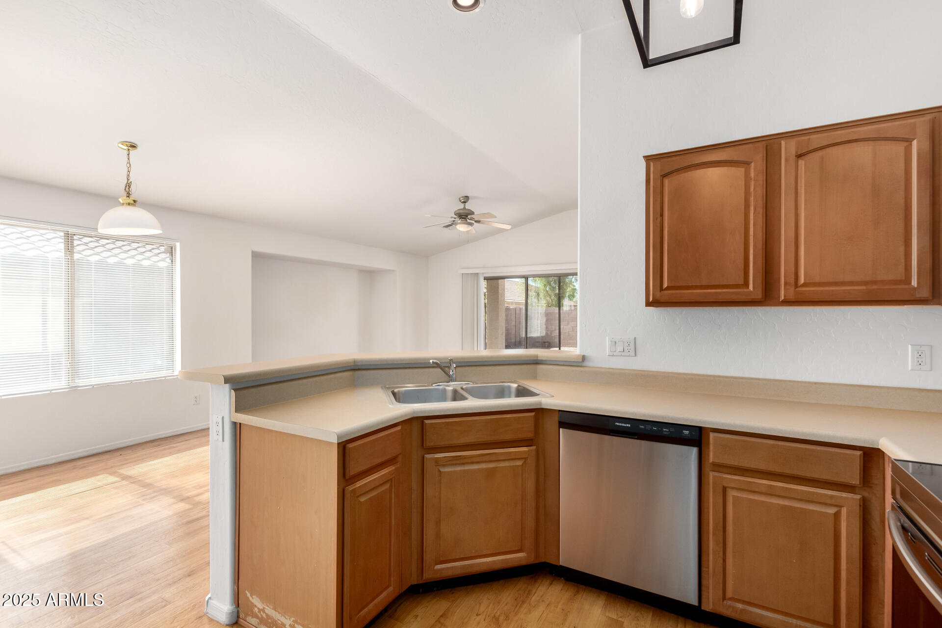 1516 E LA SALLE Street