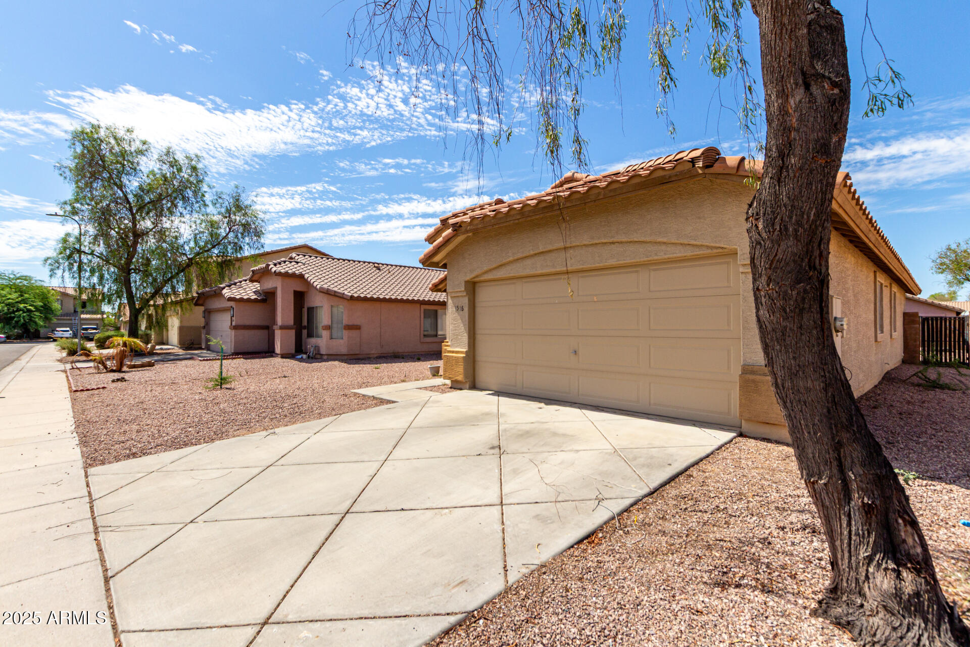 1516 E LA SALLE Street