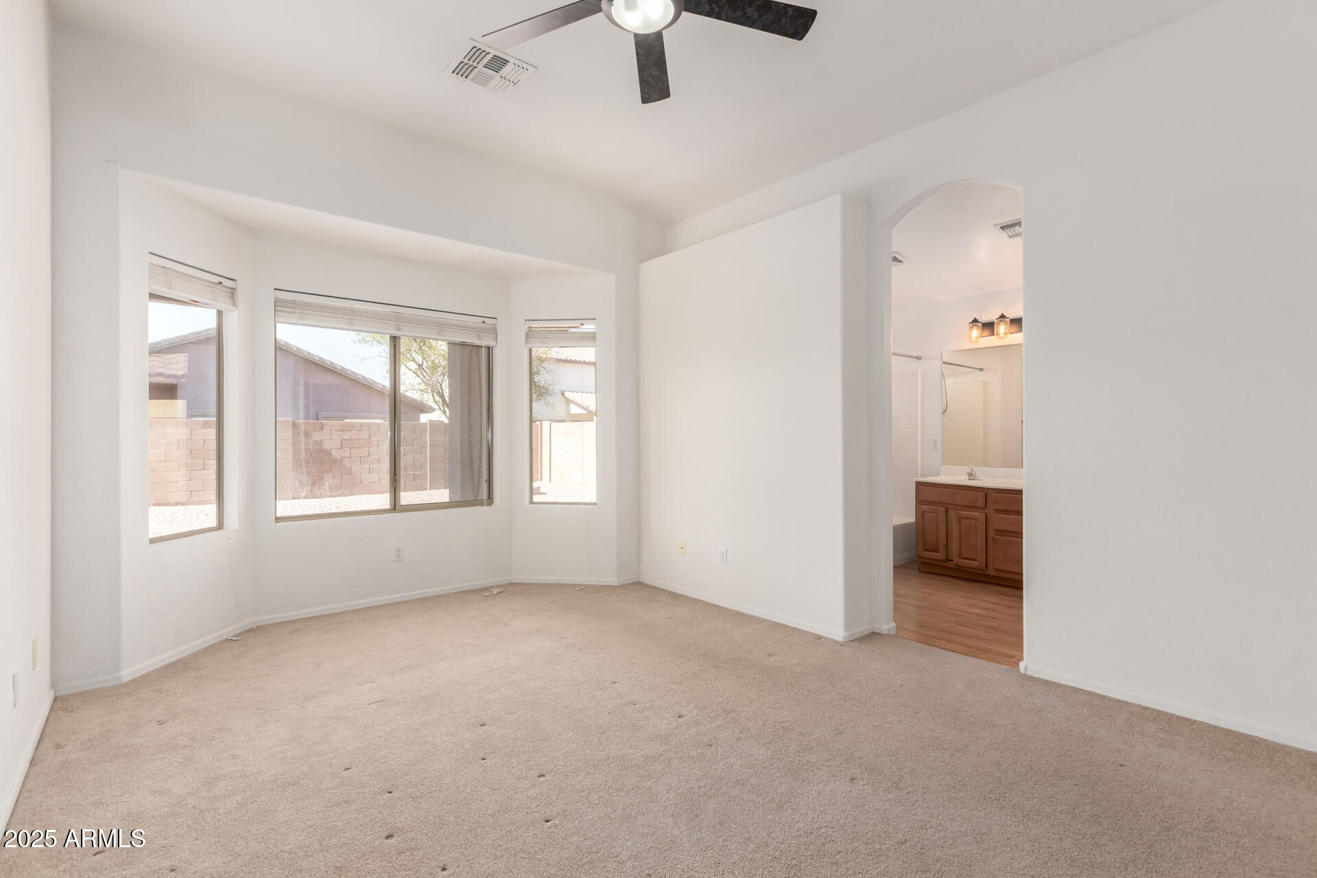 1516 E LA SALLE Street