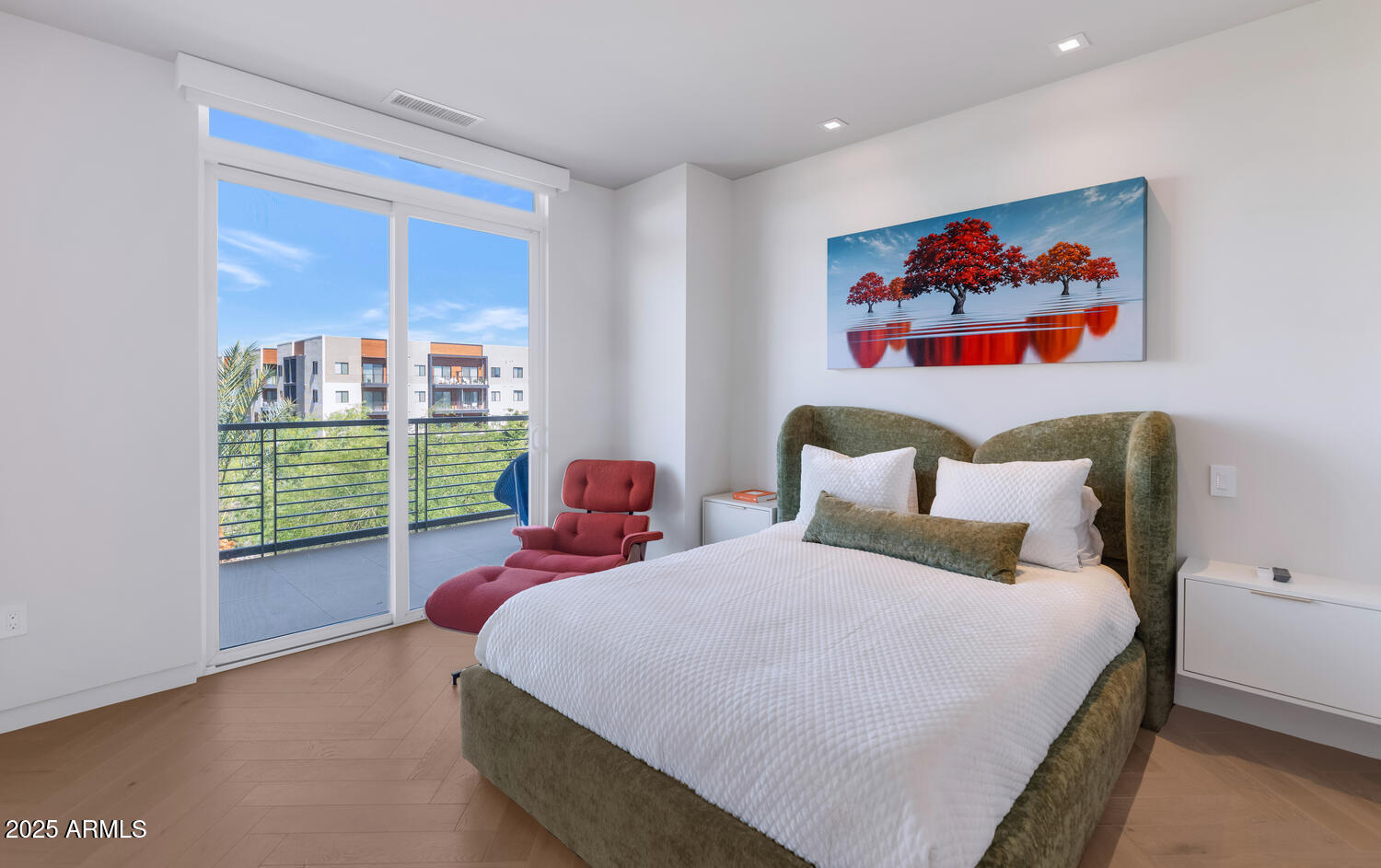 3801 N GOLDWATER Boulevard, 400