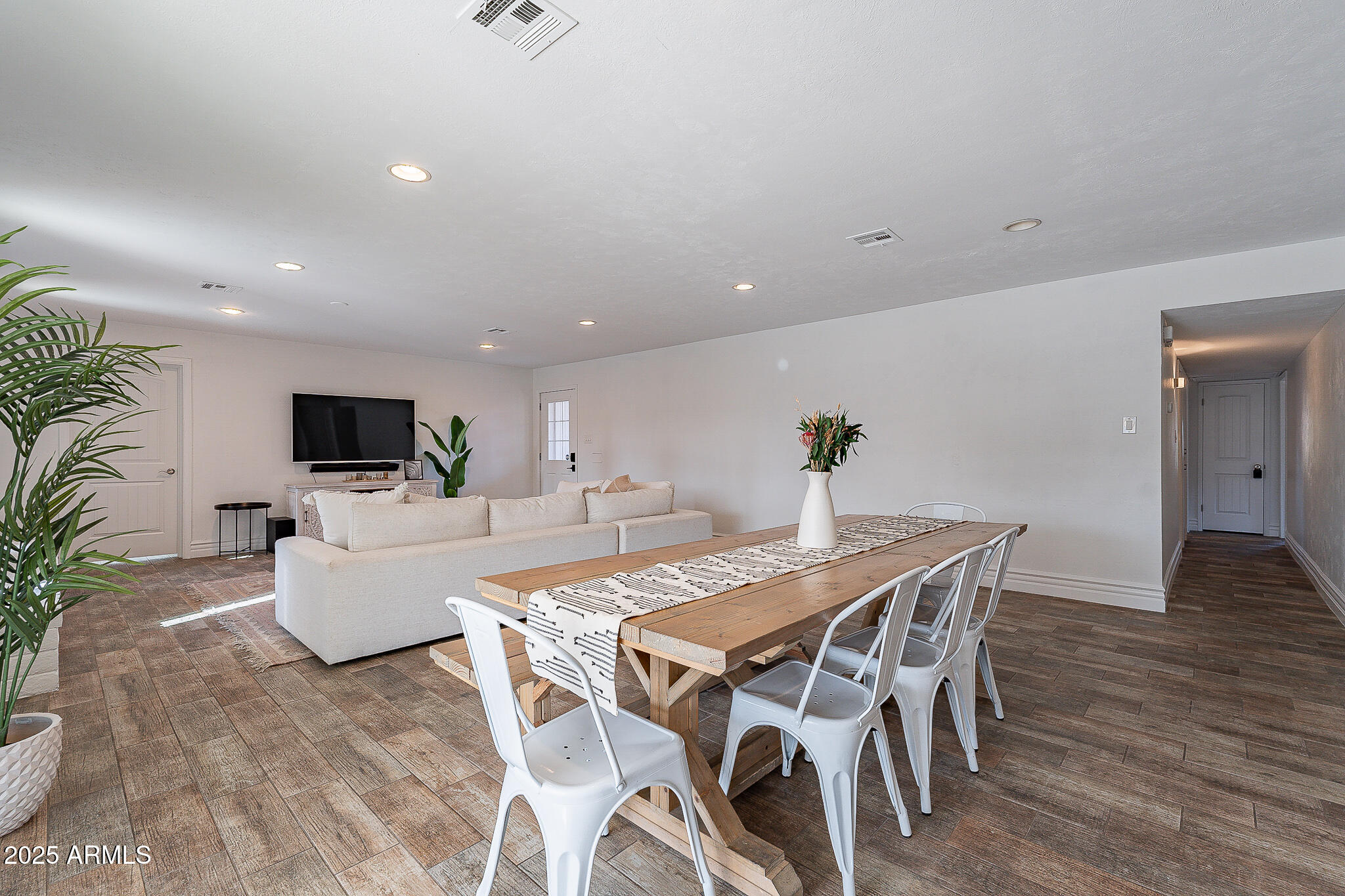 8337 E MONTEROSA Street