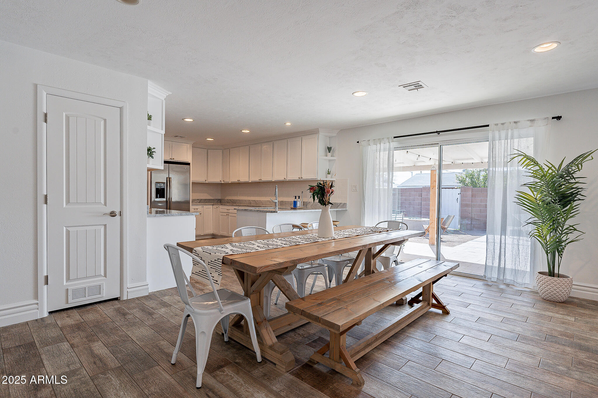 8337 E MONTEROSA Street