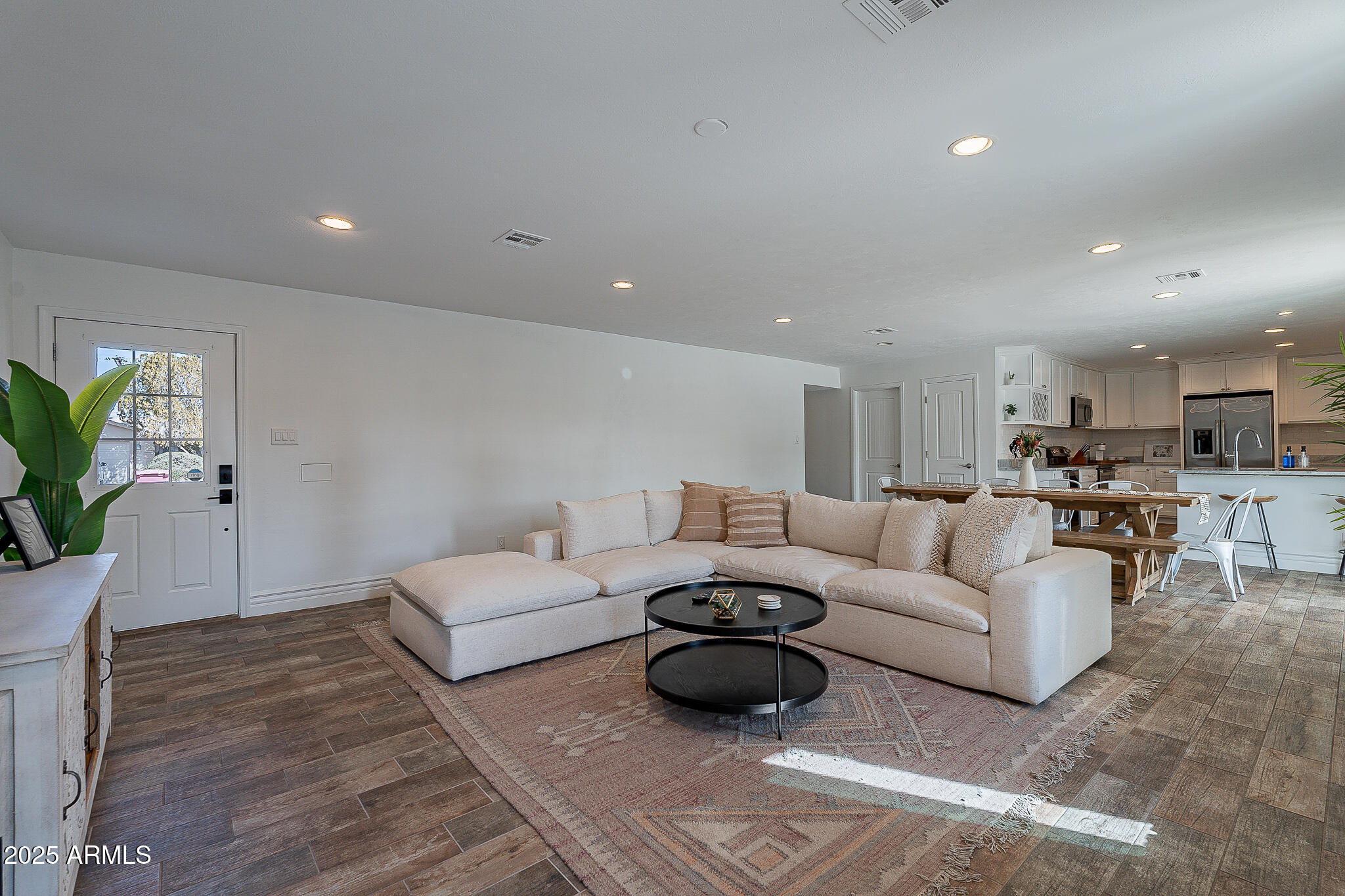 8337 E MONTEROSA Street